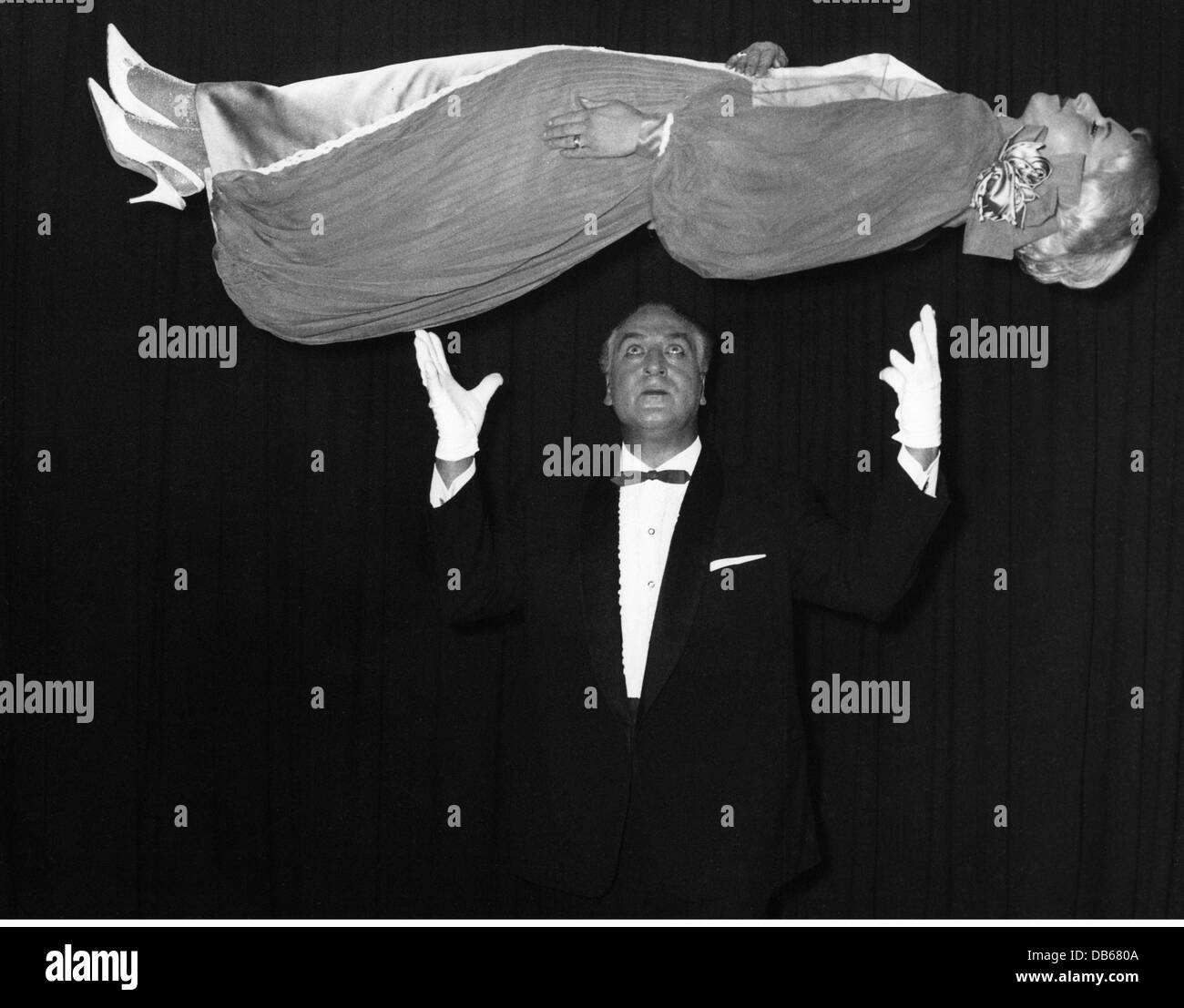 circus, magicians, magician Panzero, trick "Floating Woman", 1970s