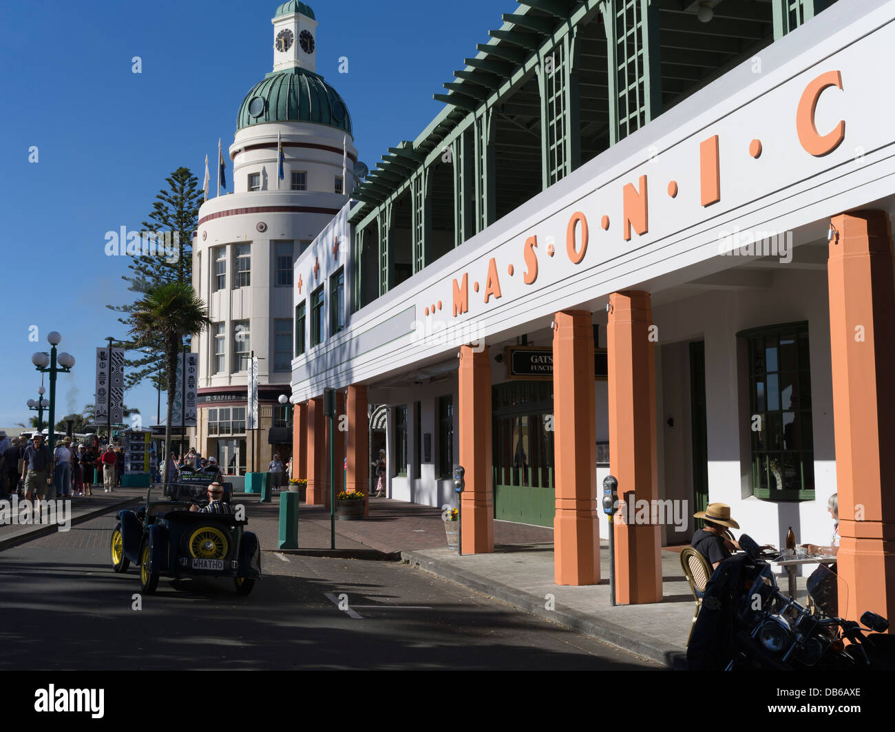 dh Masonic Hotel NAPIER NEW ZEALAND Dome TG building Art Deco Weekend vintage car architecture exterior style nz Stock Photo