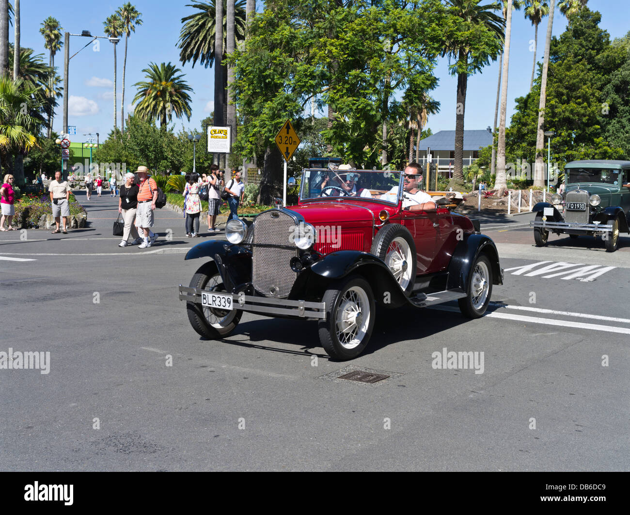 dh NAPIER NEW ZEALAND Classic vintage car parading streets Art Deco