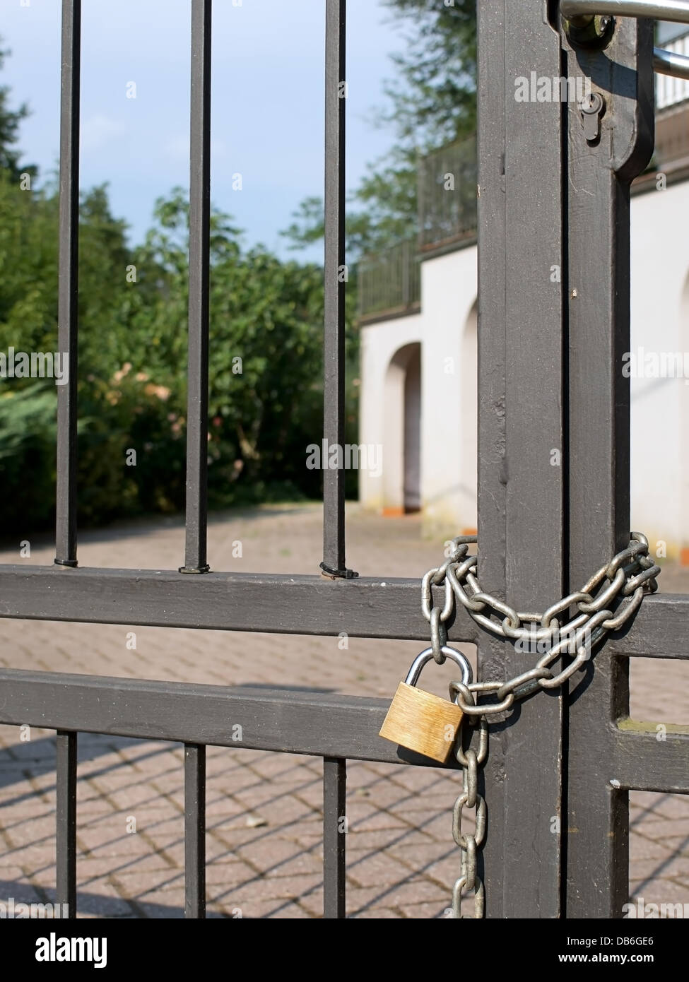 Chain lock hi-res stock photography and images - Alamy