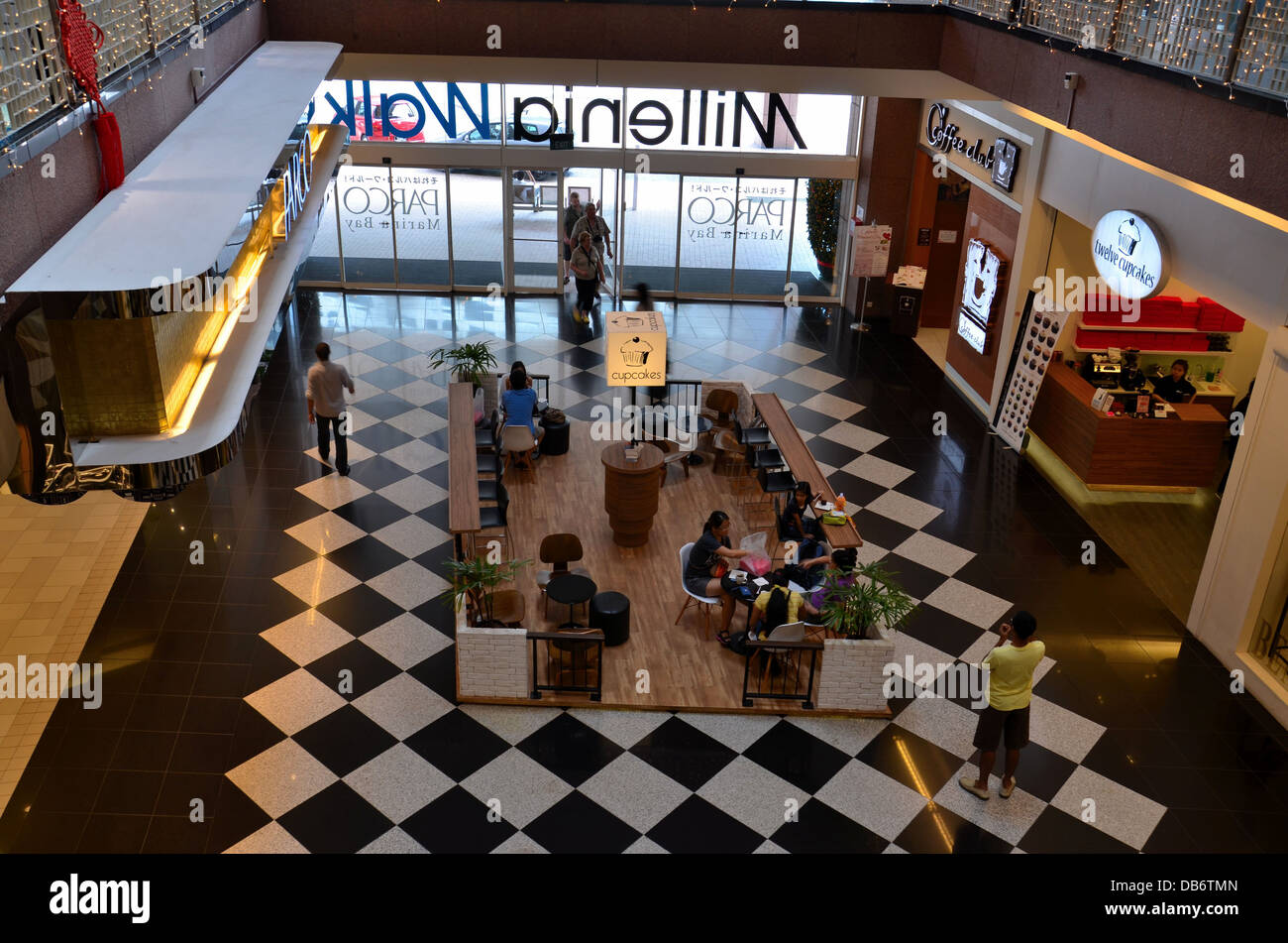 Coffee shop restaurant in mall foyer Stock Photo Alamy