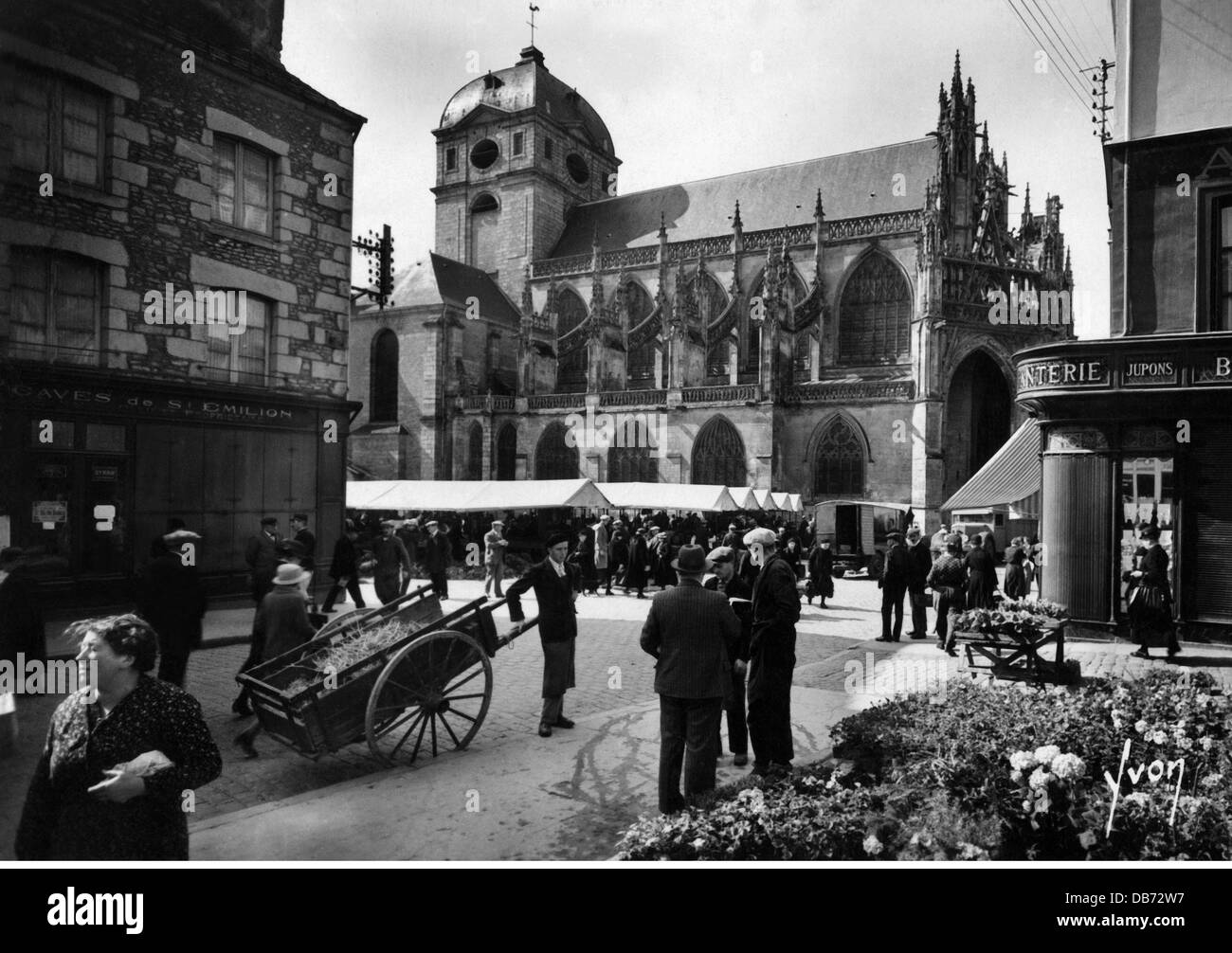 geography / travel, France, Alencon, churches, Notre-Dame, built: 1356 - 16th century, exterior view, picture postcard, circa 1930, Additional-Rights-Clearences-Not Available Stock Photo