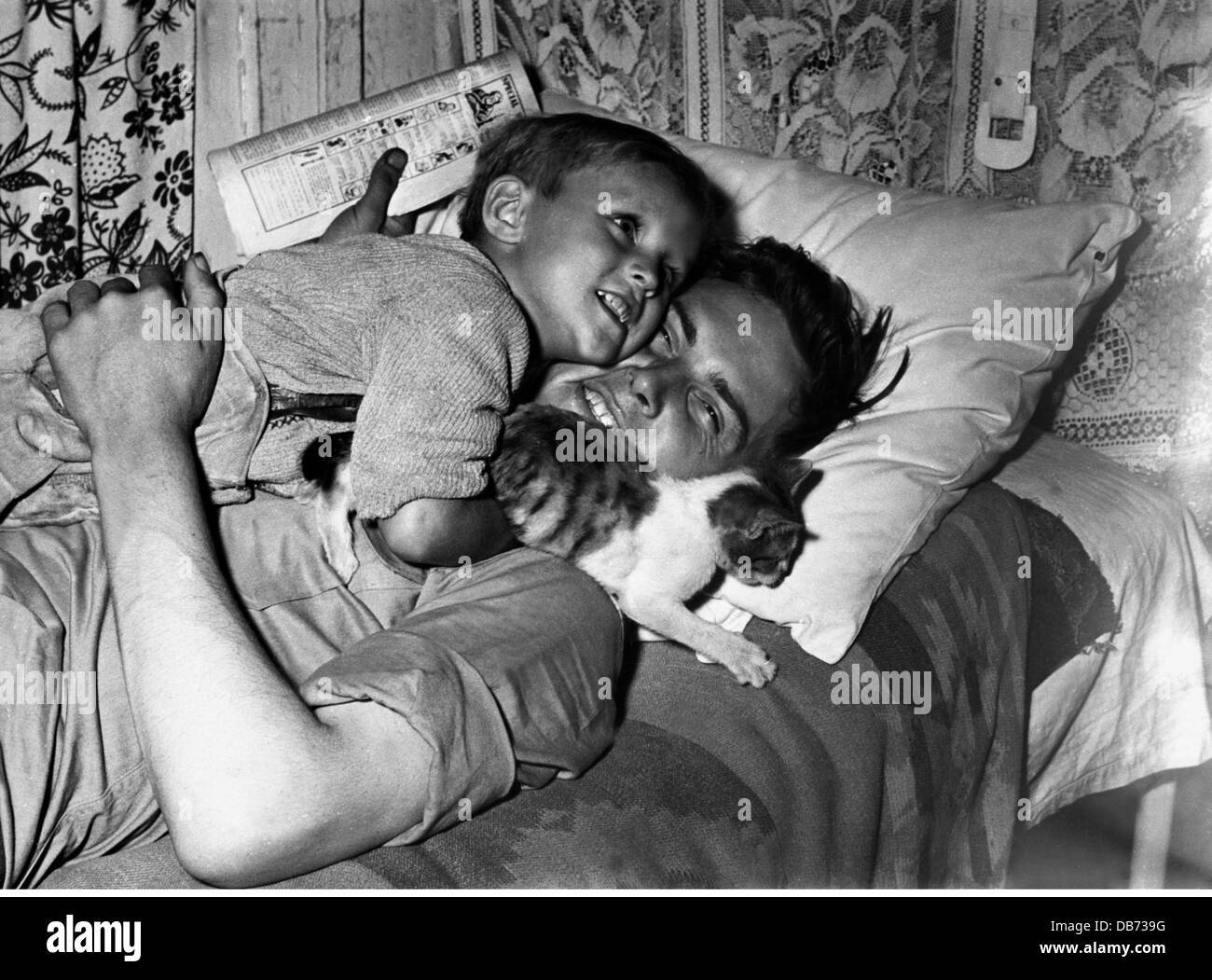 post war period, people, Germany, war children, Melbourne with new friend of his mother, early 1950s, Additional-Rights-Clearences-Not Available Stock Photo