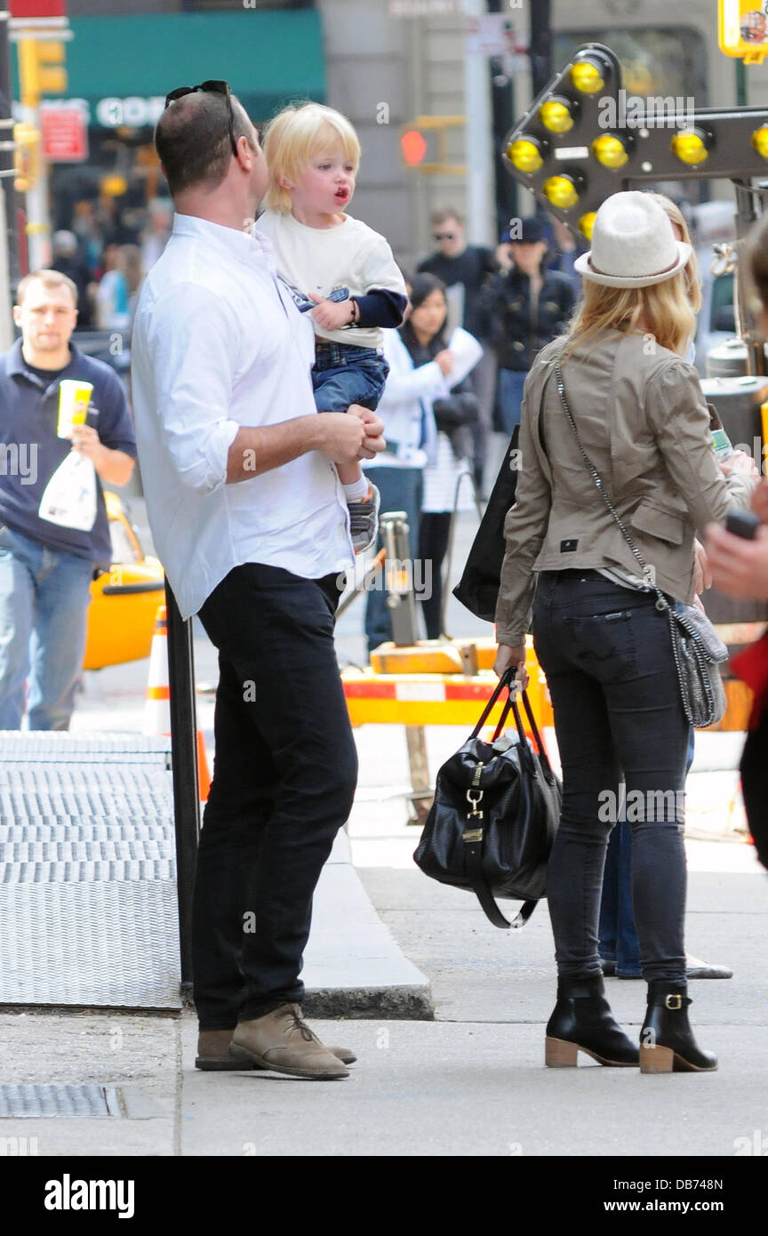 Naomi Watts and Liev Schreiber out and about in New York with their son New York City, USA - 06.05.11 Stock Photo
