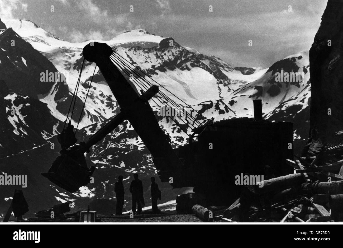 energy, water, Kaprun power station construction site, heavy excavator at the LImberg dam, Austria, circa 1950, Additional-Rights-Clearences-Not Available Stock Photo