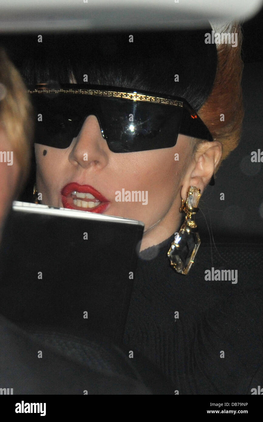 Lady Gaga leave the Hotel Park Hyatt Vendome Paris, France - 10.05.10 Stock Photo