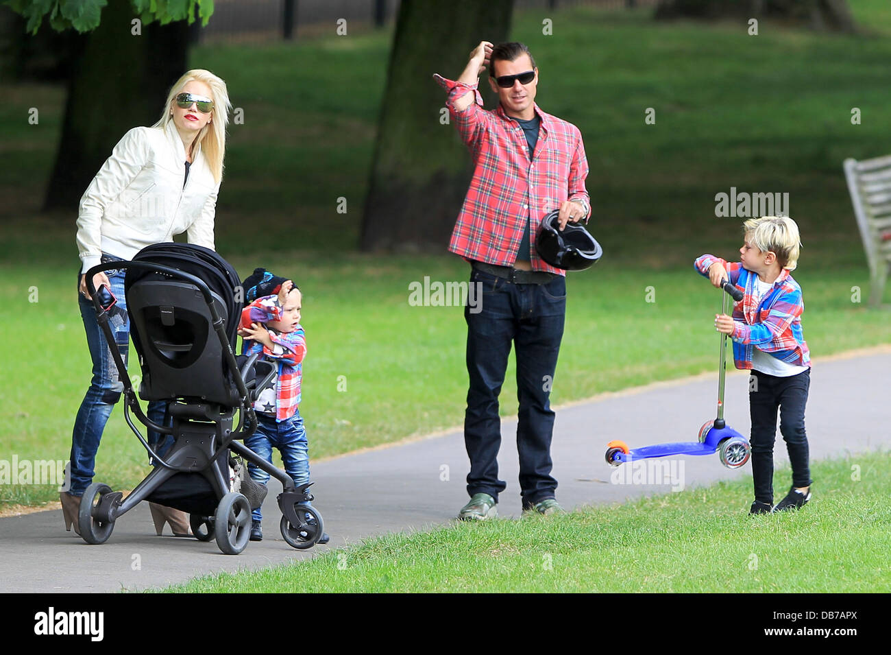 Gwen Stefani and Gavin Rossdale in Primrose Hill with their sons