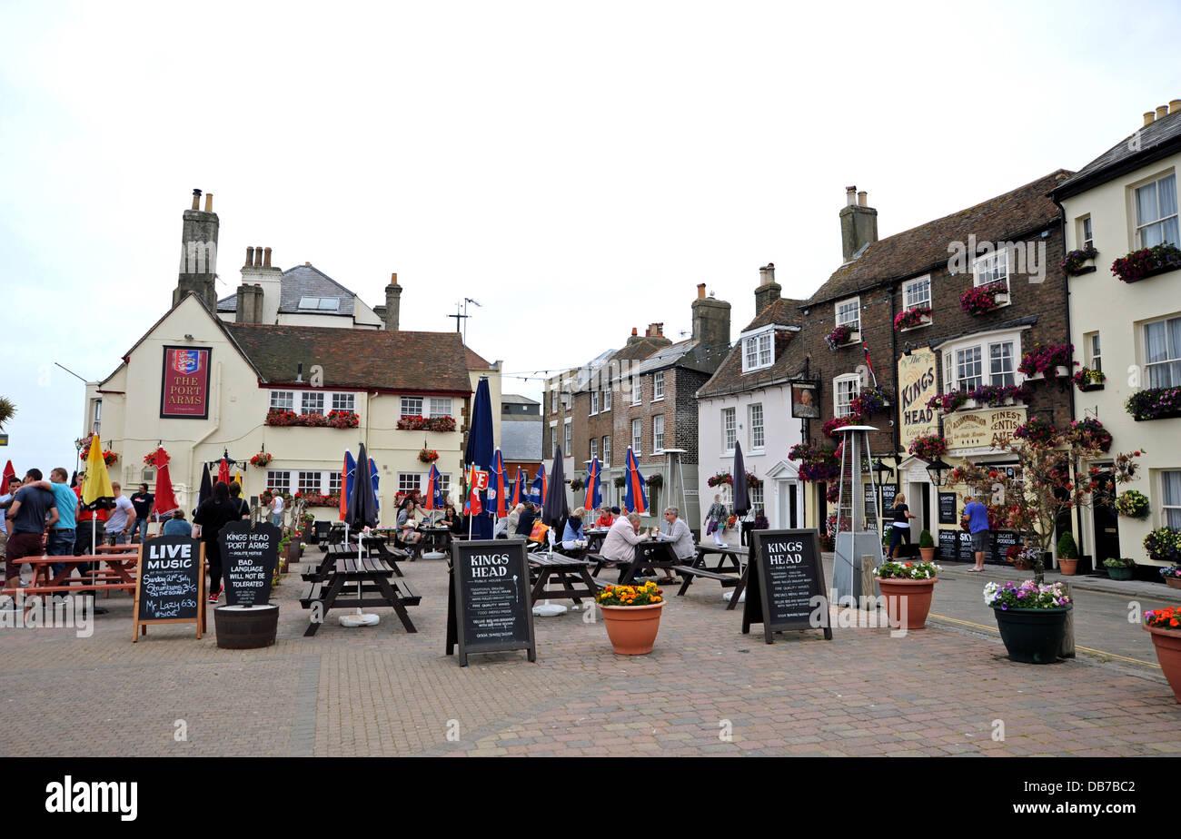 The Port Arms and Kings Head Pubs in Deal Kent UK Stock Photo Alamy