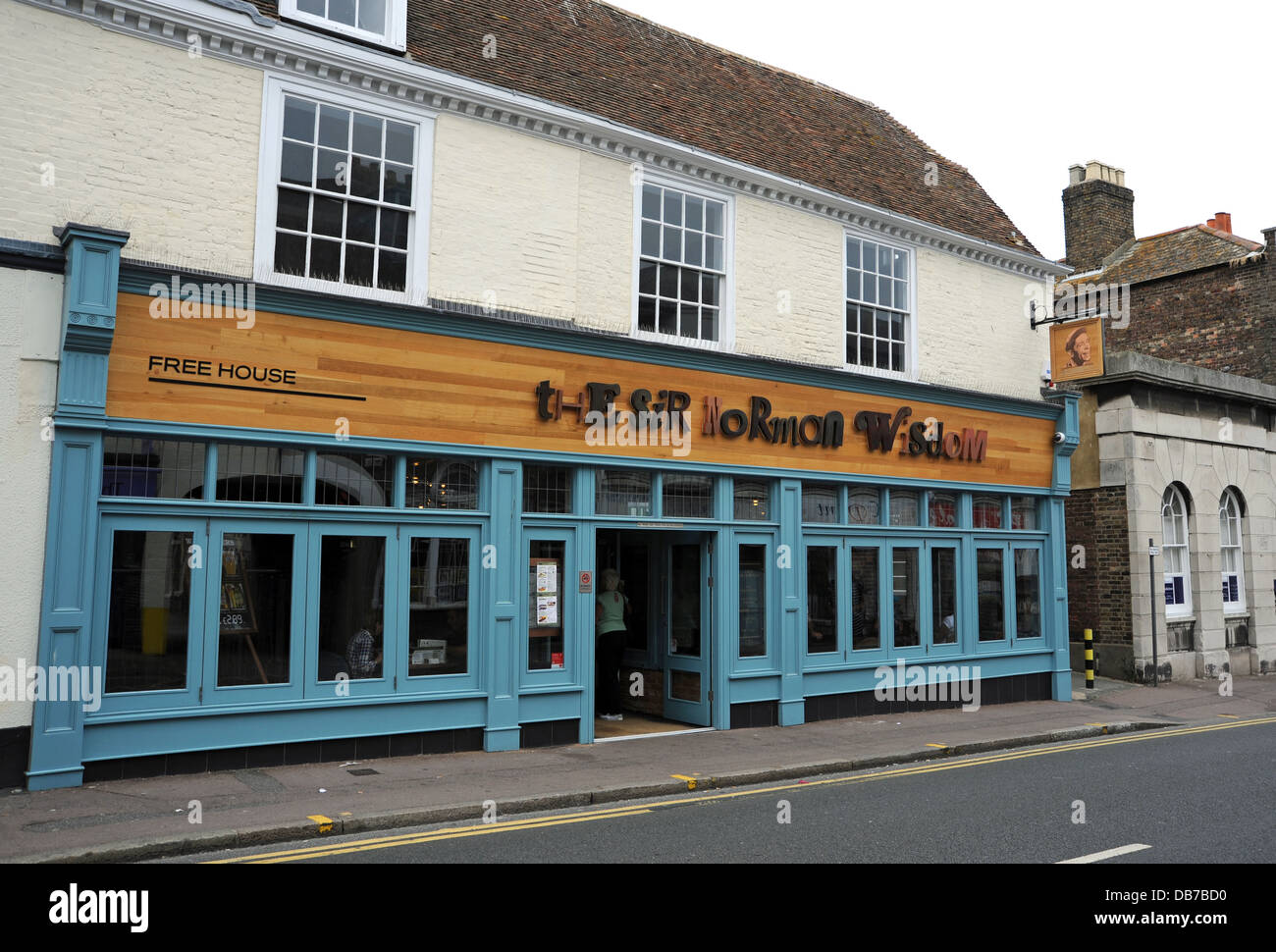 Sir norman wisdom hires stock photography and images Alamy