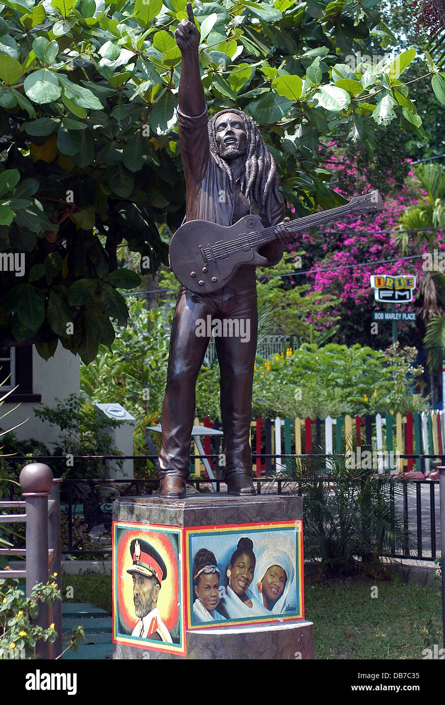 Statue at the Bob Marley's Museum, Kingston, Jamaica Stock Photo Alamy