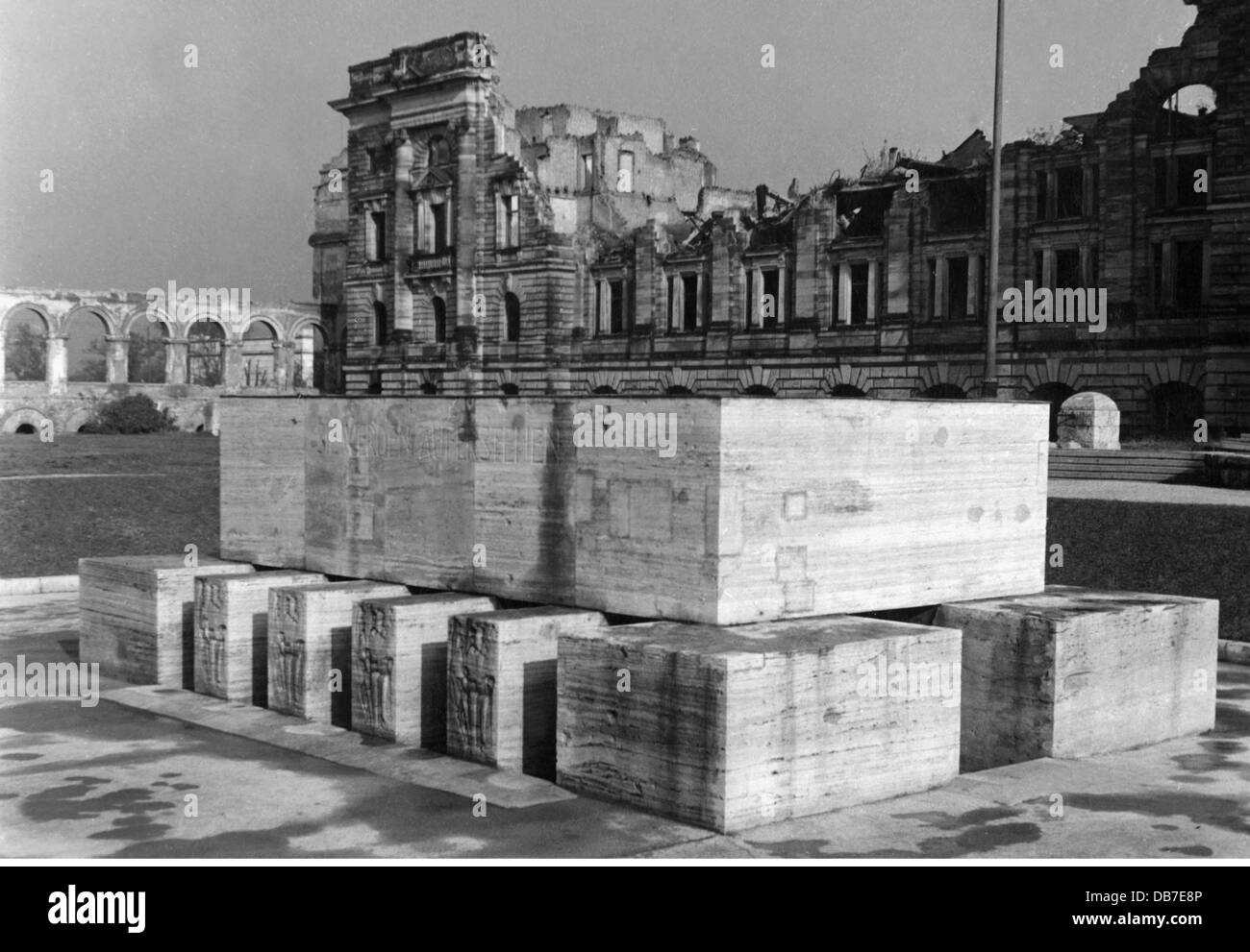 post war period, destroyed cities, Germany, Munich, Armeemuseum (Museum of Military History), November 1952, Additional-Rights-Clearences-Not Available Stock Photo