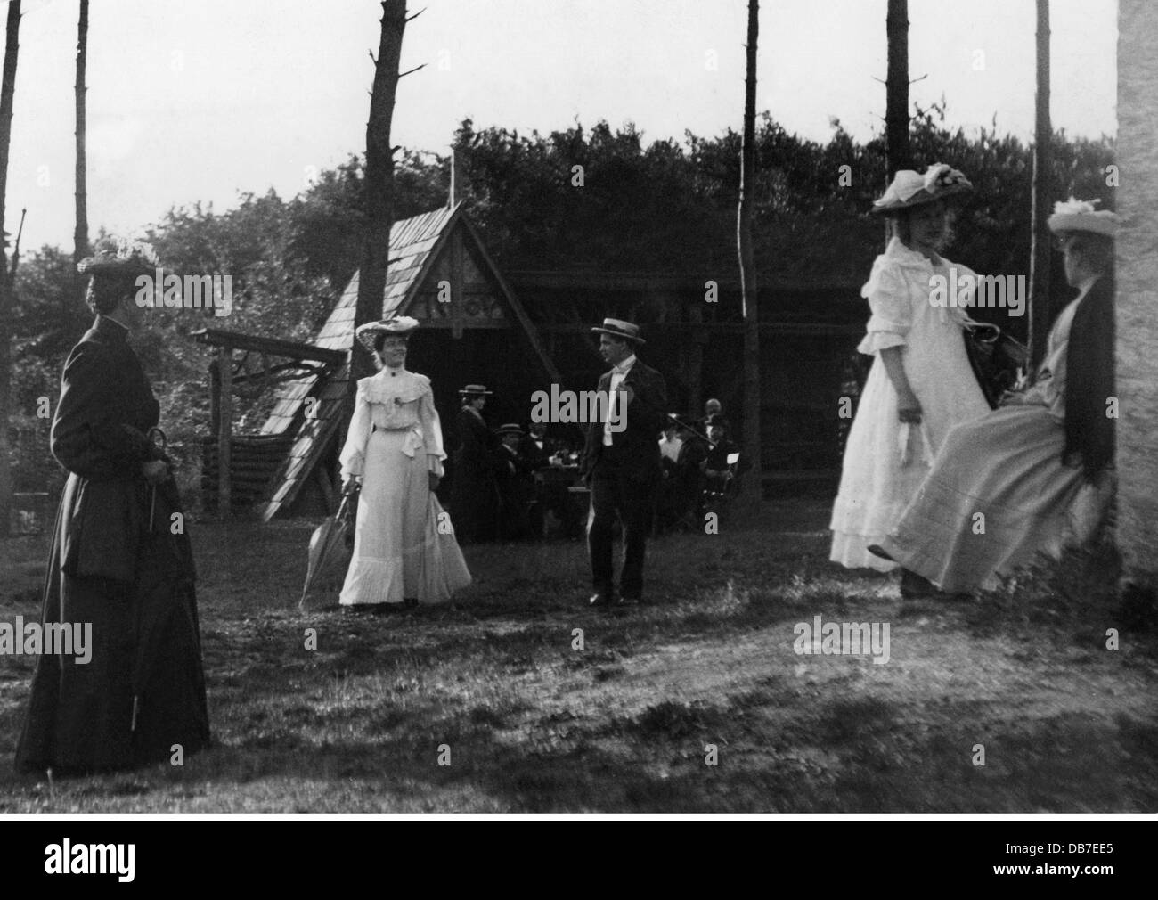 leisure, excursions, couple, going out for a walk in the woods, circa 1910, Additional-Rights-Clearences-Not Available Stock Photo