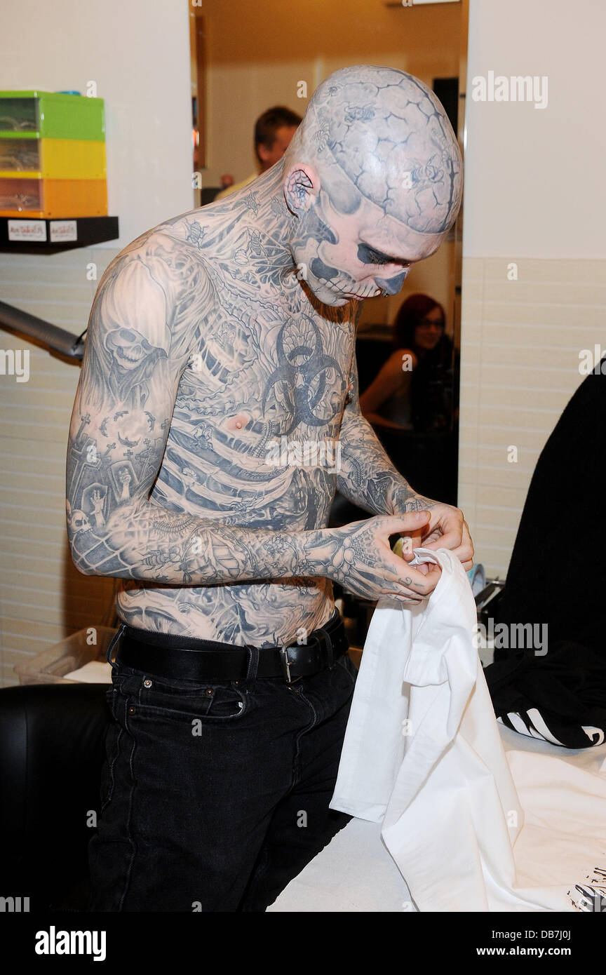 Can You Over-Moisturize a Tattoo?, image size:864x1390