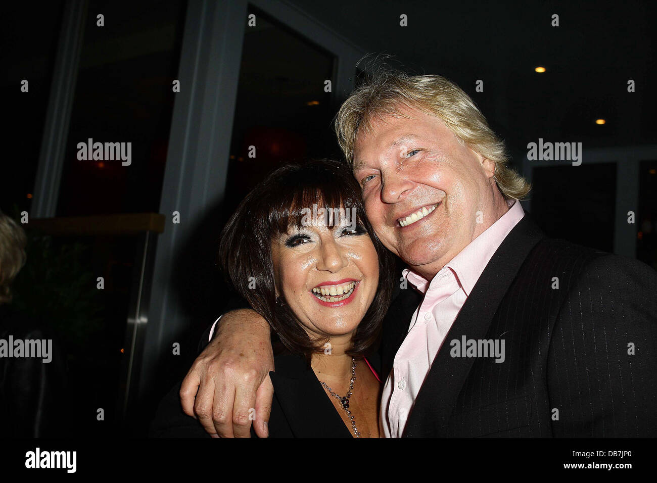 Jane Mcdonald And Eddie Rothe At The Opening Of Carluccio S Stock Photo Alamy