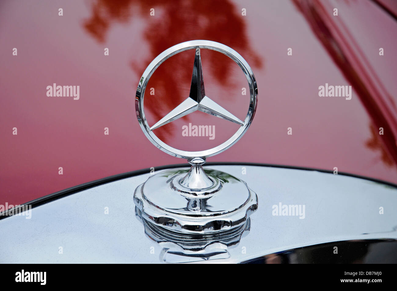 Mercedes star, Mercedes-Benz, vintage car Stock Photo - Alamy