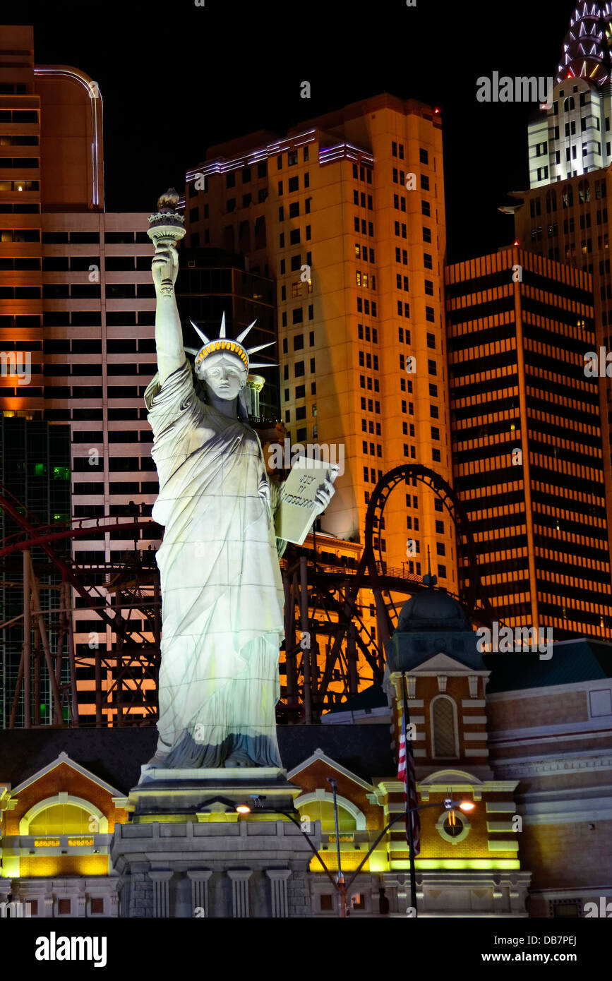 Las Vegas Boulevard with Statue of Liberty at night Stock Photo