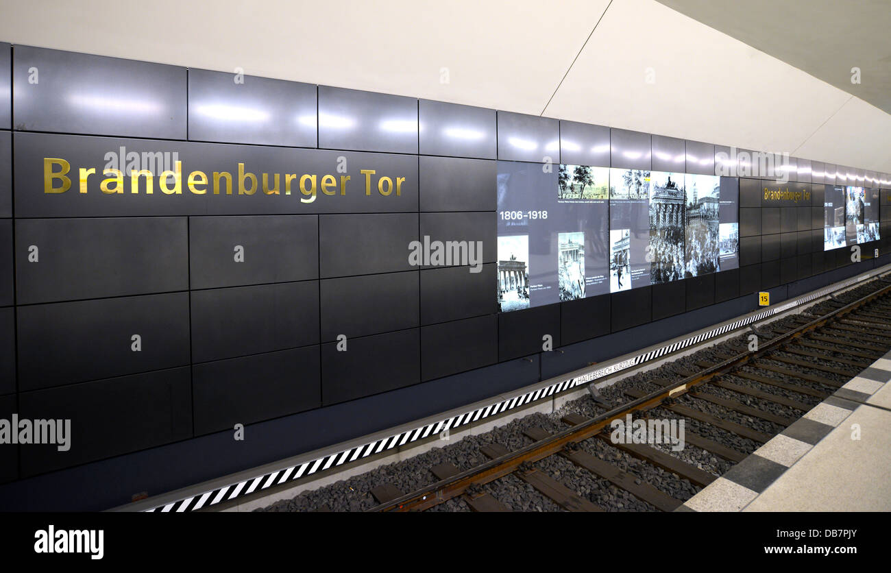 New station of Brandenburger Tor on the U-bahn subway line 55, BVG, Berliner Verkehrsbetriebe of Berlin Transport Company Stock Photo