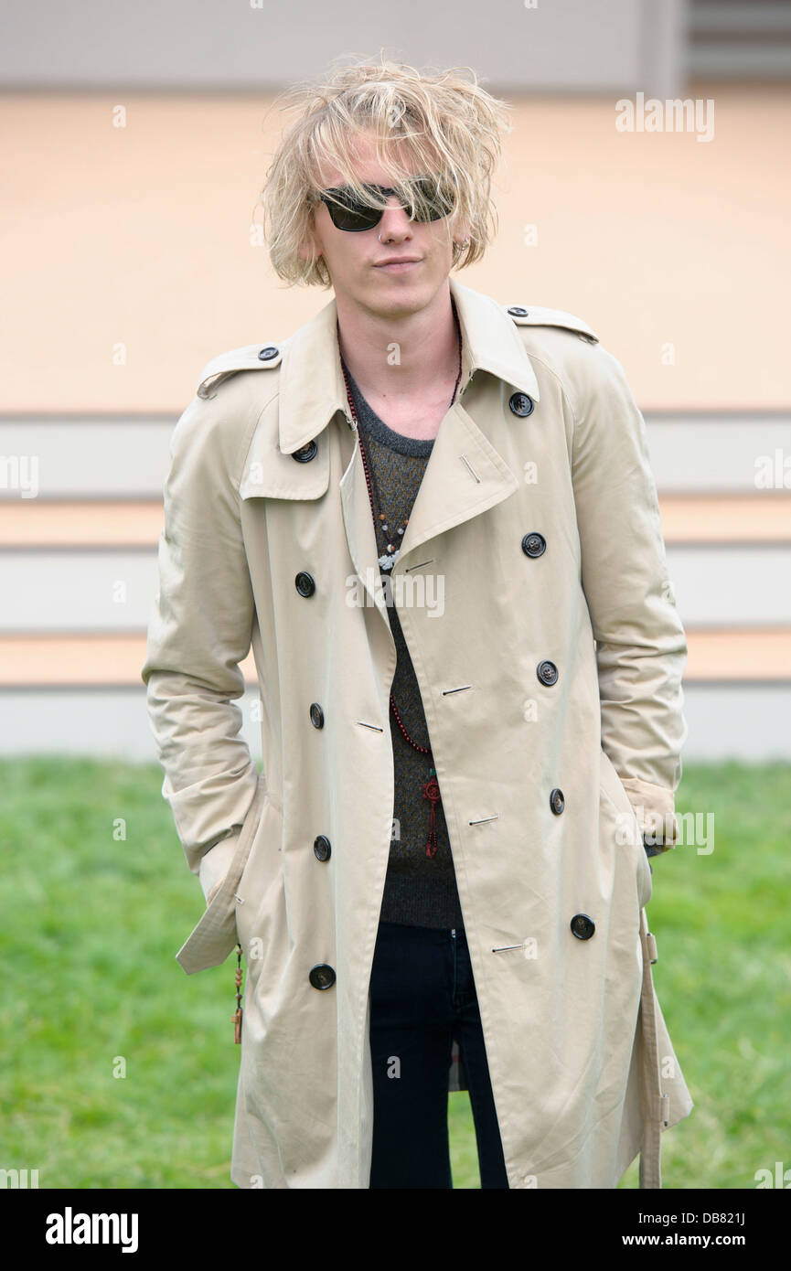 Jamie Campbell Bower arrives for Burberry Prorsum during London Men's Stock  Photo - Alamy