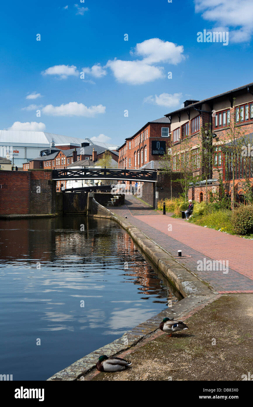 Birmingham and fazeley canal lock hires stock photography and images