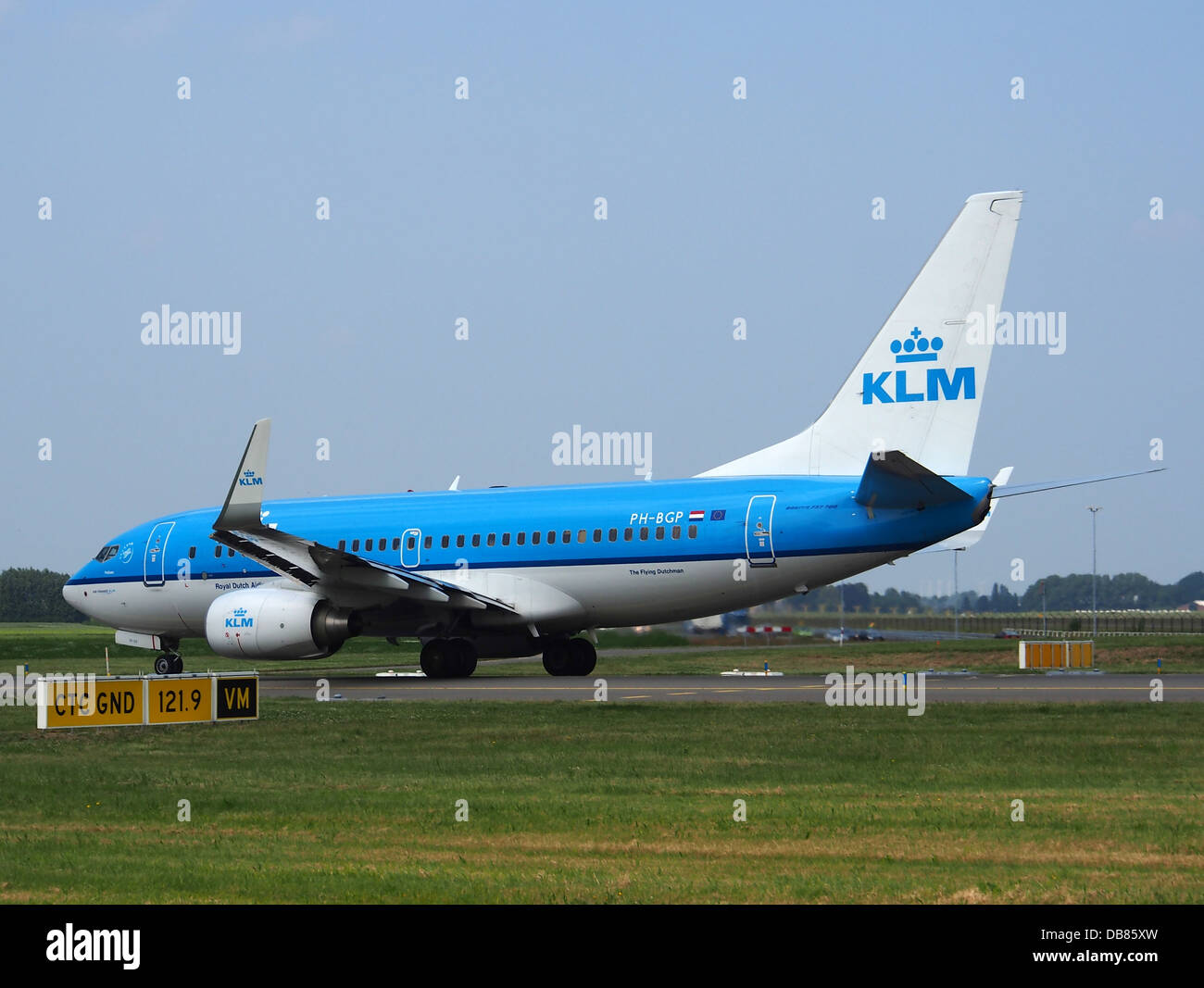 Taxiing PH-BGP KLM Royal Dutch Airlines Boeing 737-7K2(WL) - cn 38127 2 Stock Photo
