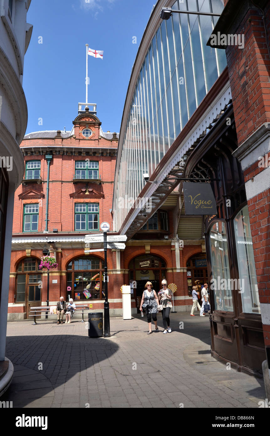 Windsor royal shopping hires stock photography and images Alamy