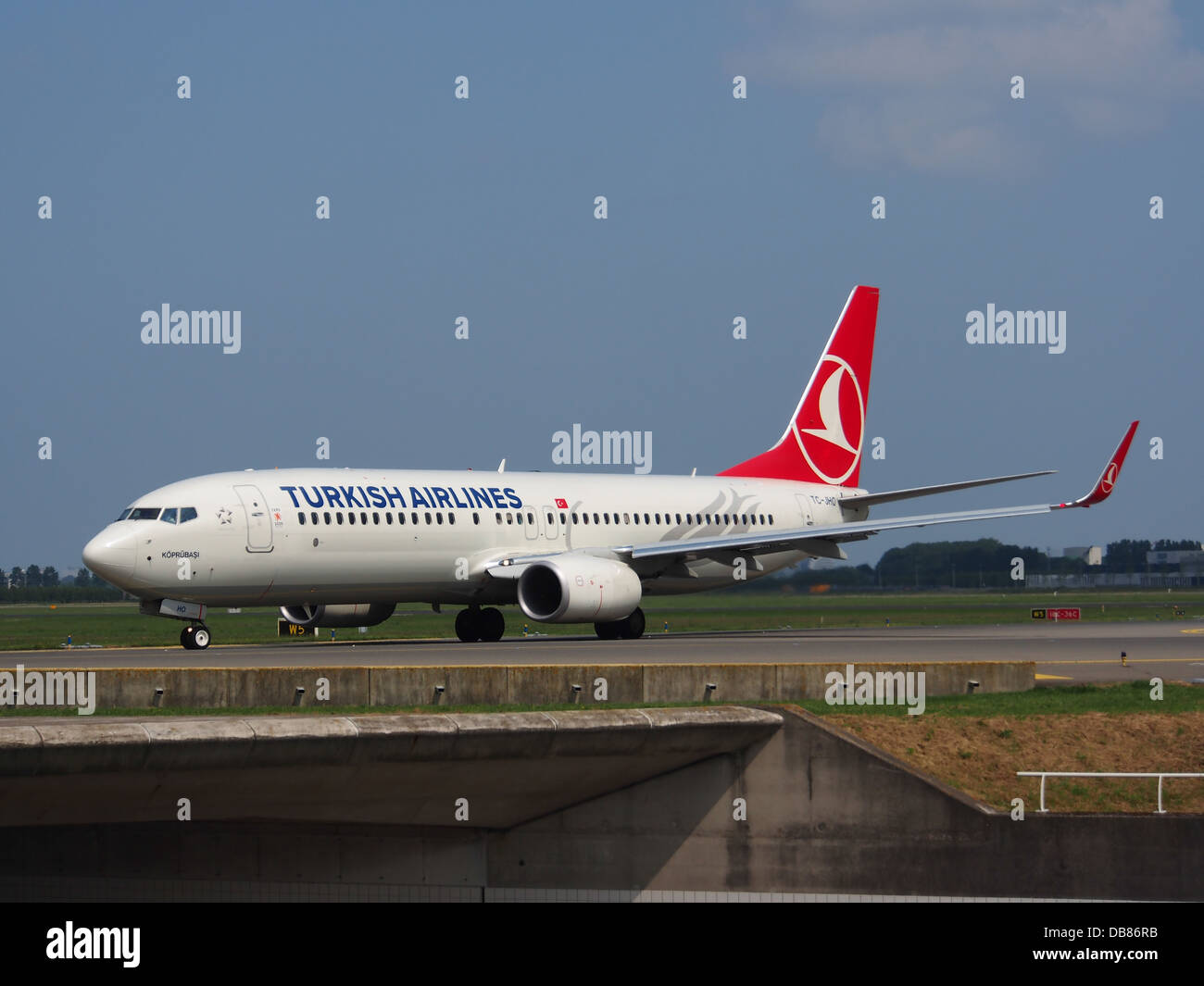 TC-JHO Turkish Airlines Boeing 737-8F2(WL) - cn 40987 2 Stock Photo