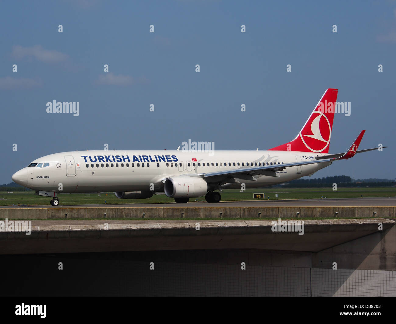 TC-JHO Turkish Airlines Boeing 737-8F2(WL) - cn 40987 3 Stock Photo