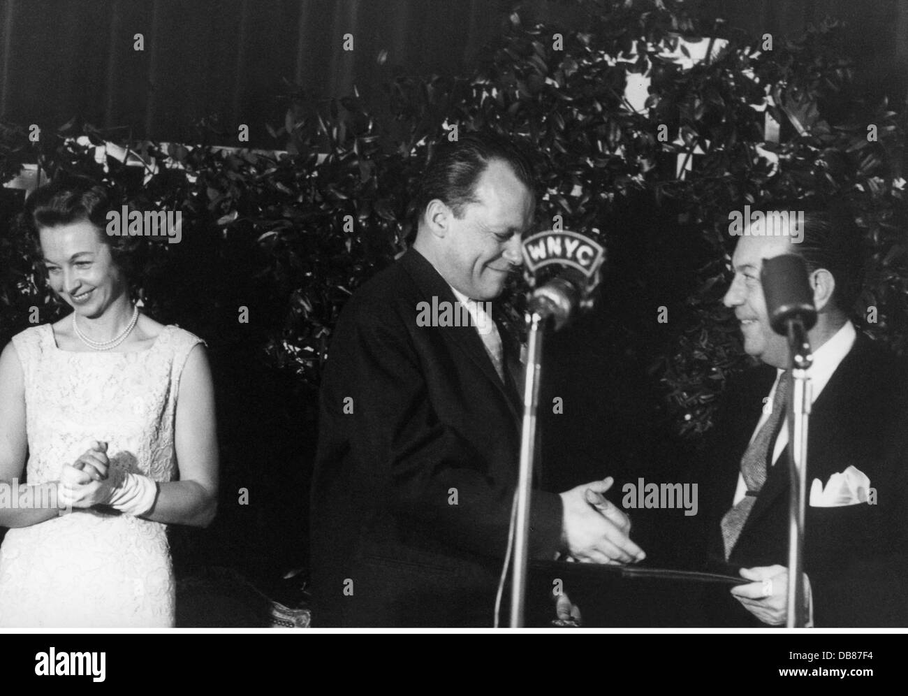 Brandt, Willy, 18.12.1913 - 8. 10.1992, German politician (SPD), Governing Mayor of Berlin 3.10.1957 - 1.12.1966, visit to New York, reception in the hotel Waldorf Astoria, with wife Rut, mayor Robert F. Wagner, 11.2.1959, Stock Photo