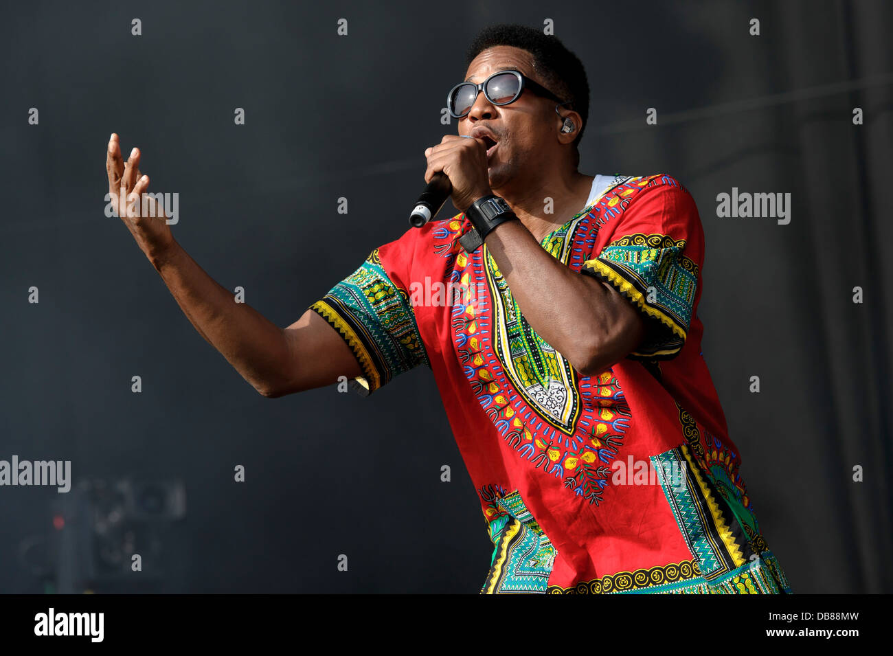Quest on queen hi-res stock photography and images - Alamy