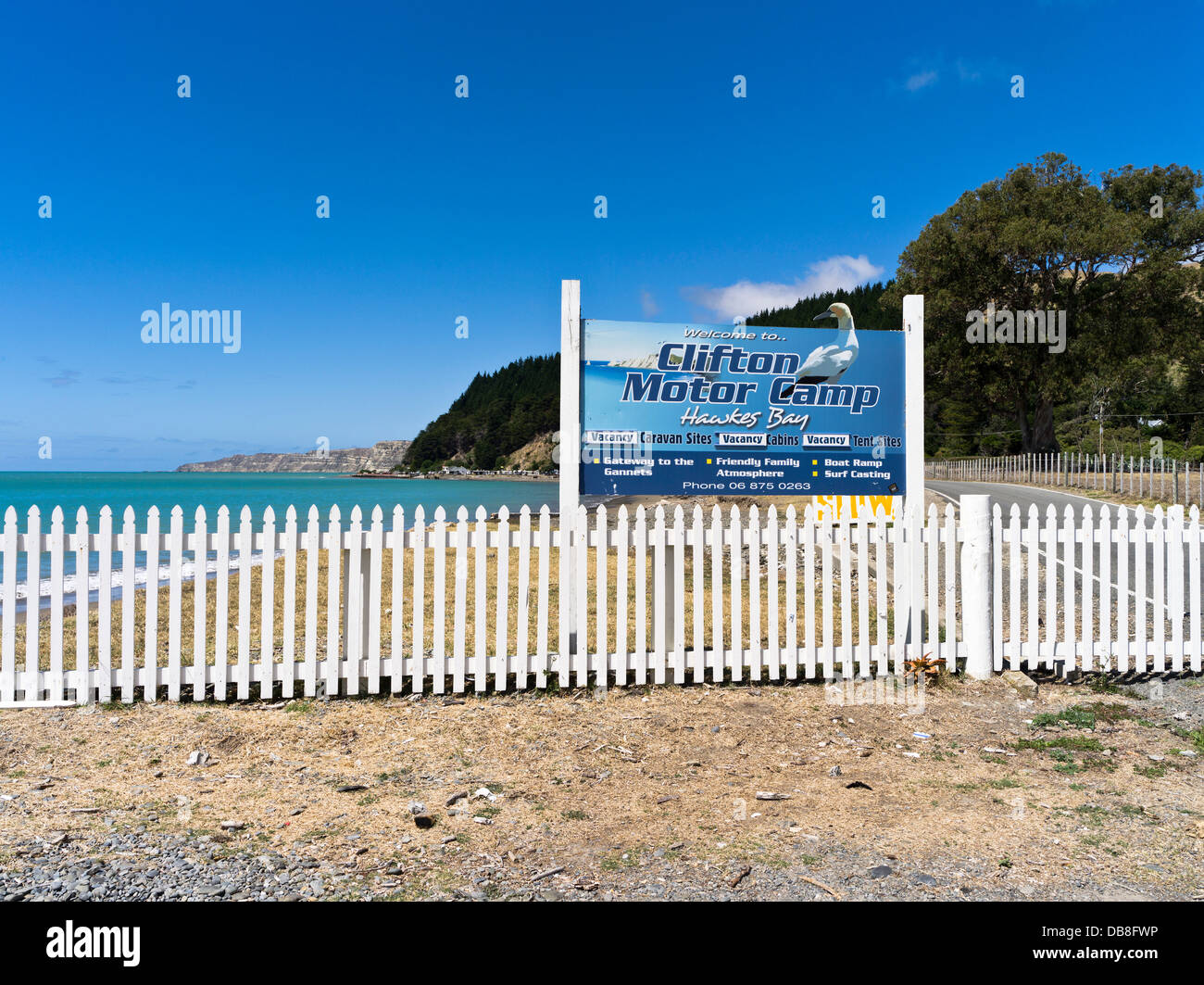 dh Clifton HAWKES BAY NEW ZEALAND Clifton Motor camp sign and Cape Kidnappers Stock Photo