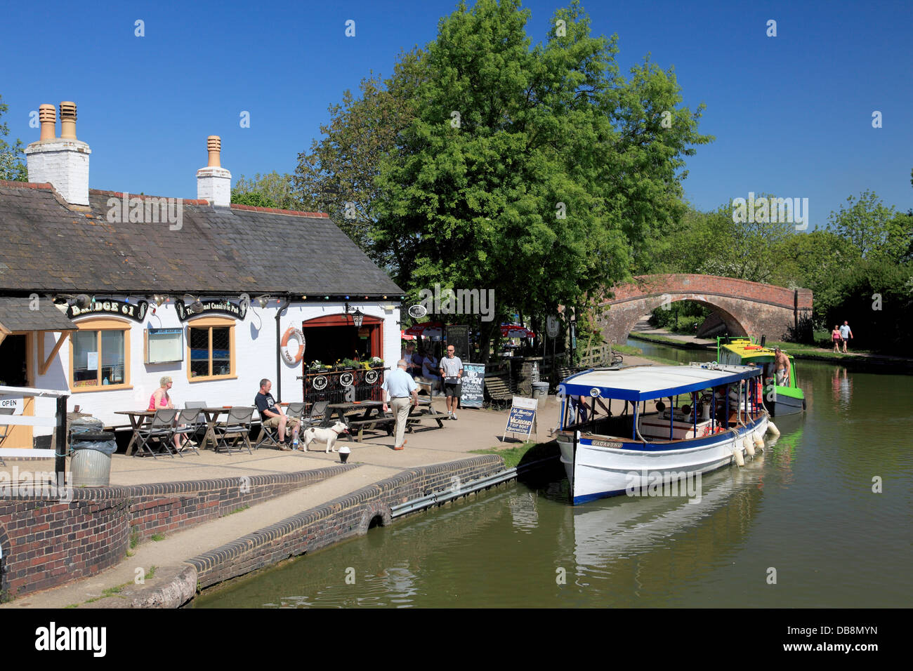 Vagabond trip boat moored at the bottom of Foxton Locks on the Grand ...