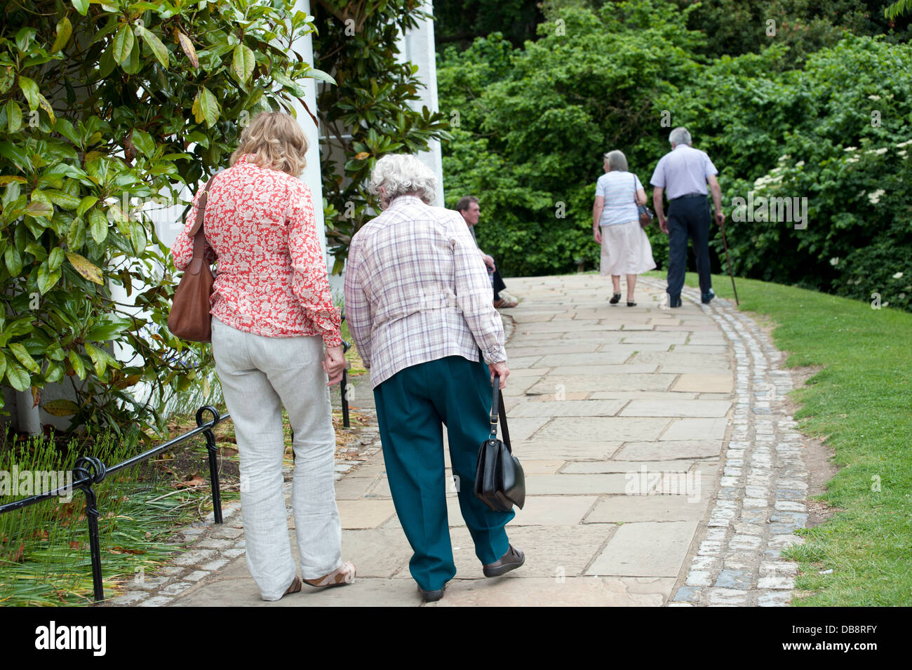 Elderly female friends hi-res stock photography and images - Alamy