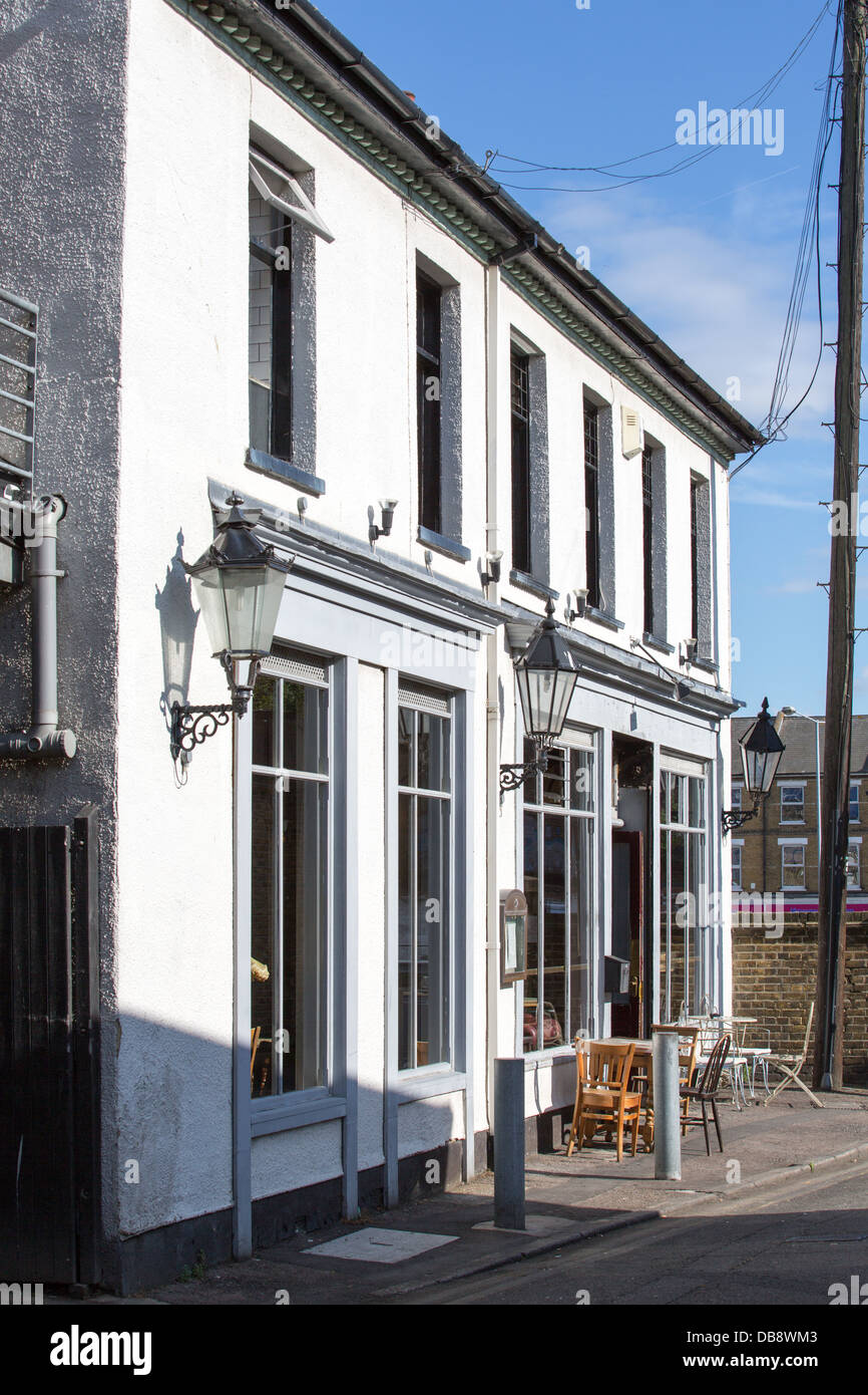 25TH JULY 2013 THE MEWS RESTAURANT AND BAR IN CLIFFTOWN, SOUTHENDON