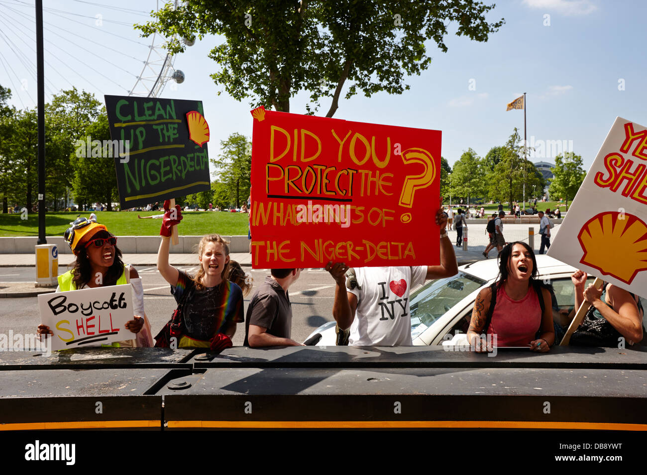 Oil protest hi-res stock photography and images - Alamy