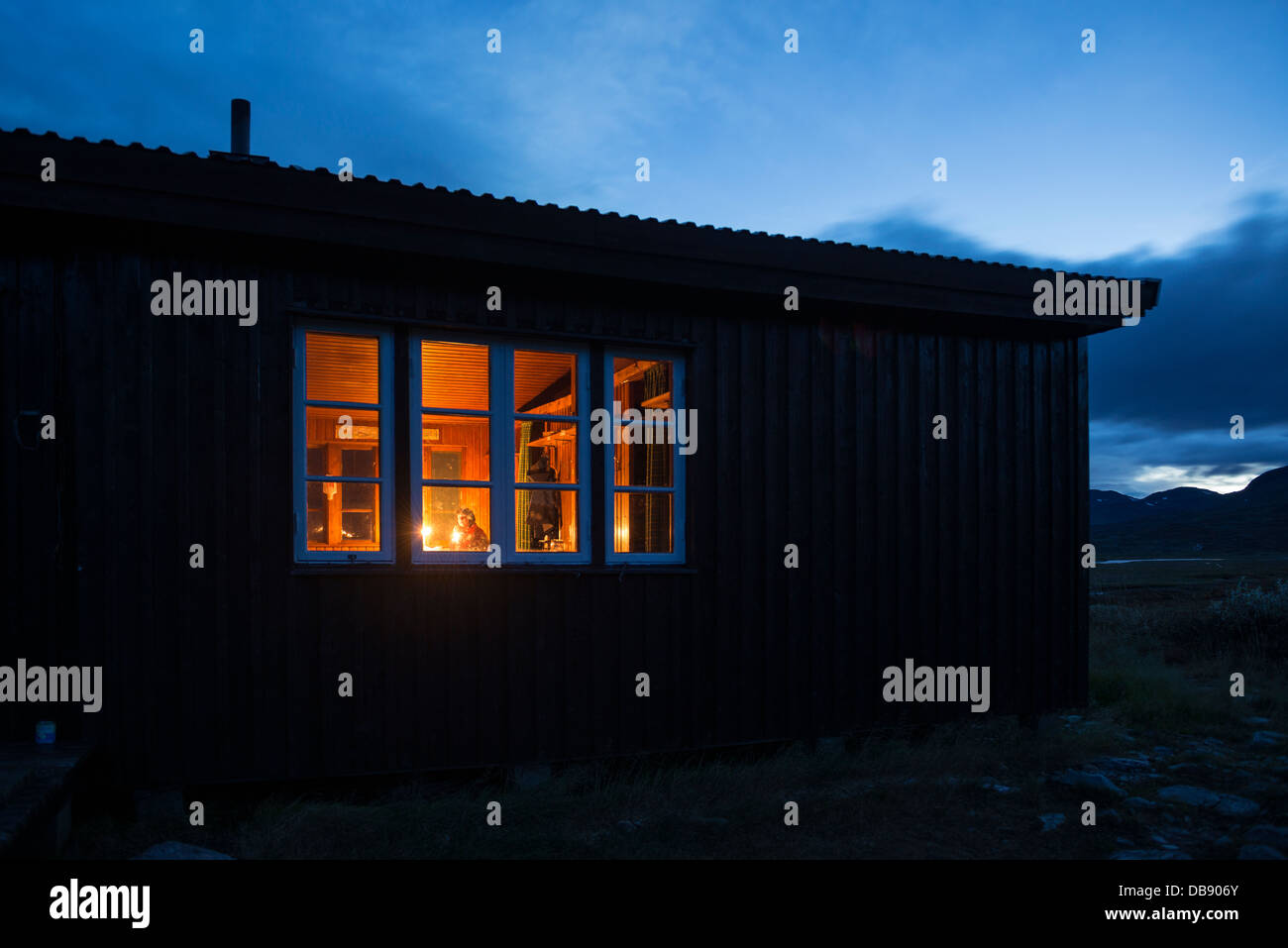 Singi hut at night, Kungsleden trail, Lappland, Sweden Stock Photo