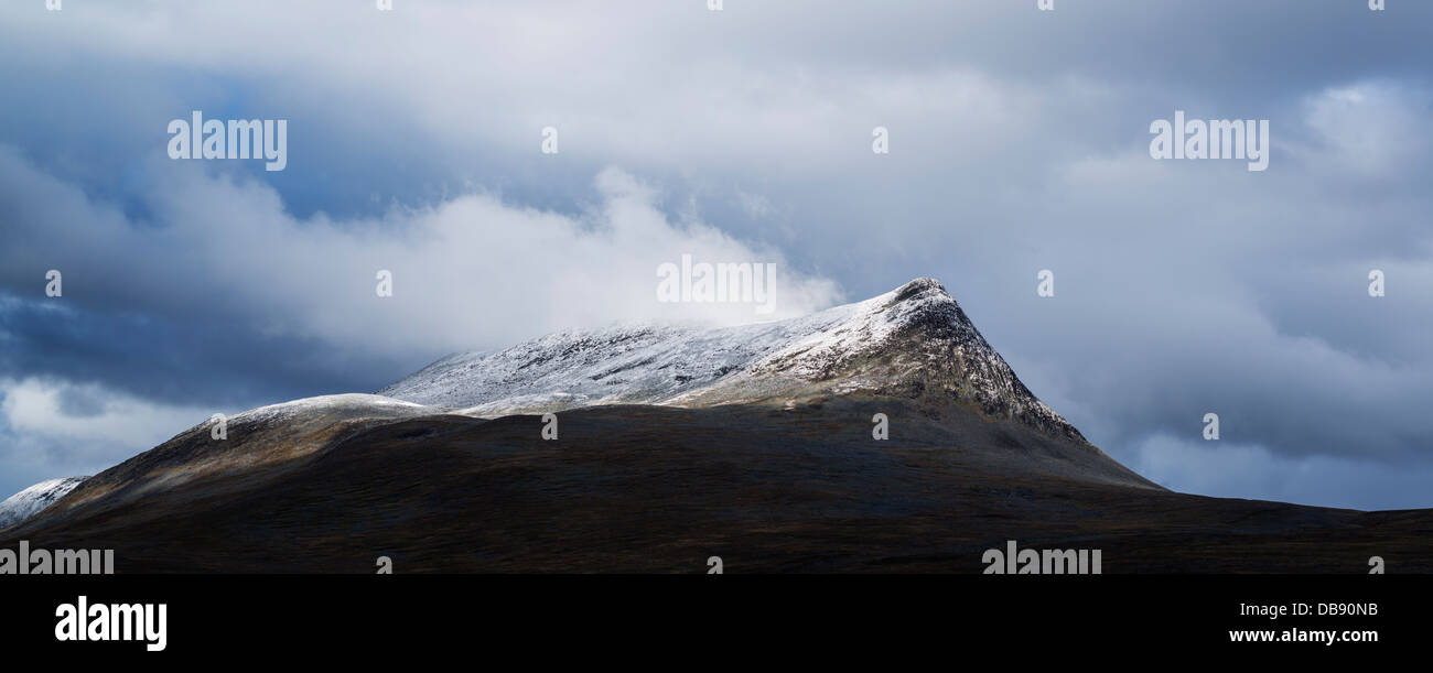 Stormy mountain landscape along Kungsleden trail, near Sälka hut, Lappland, Sweden Stock Photo