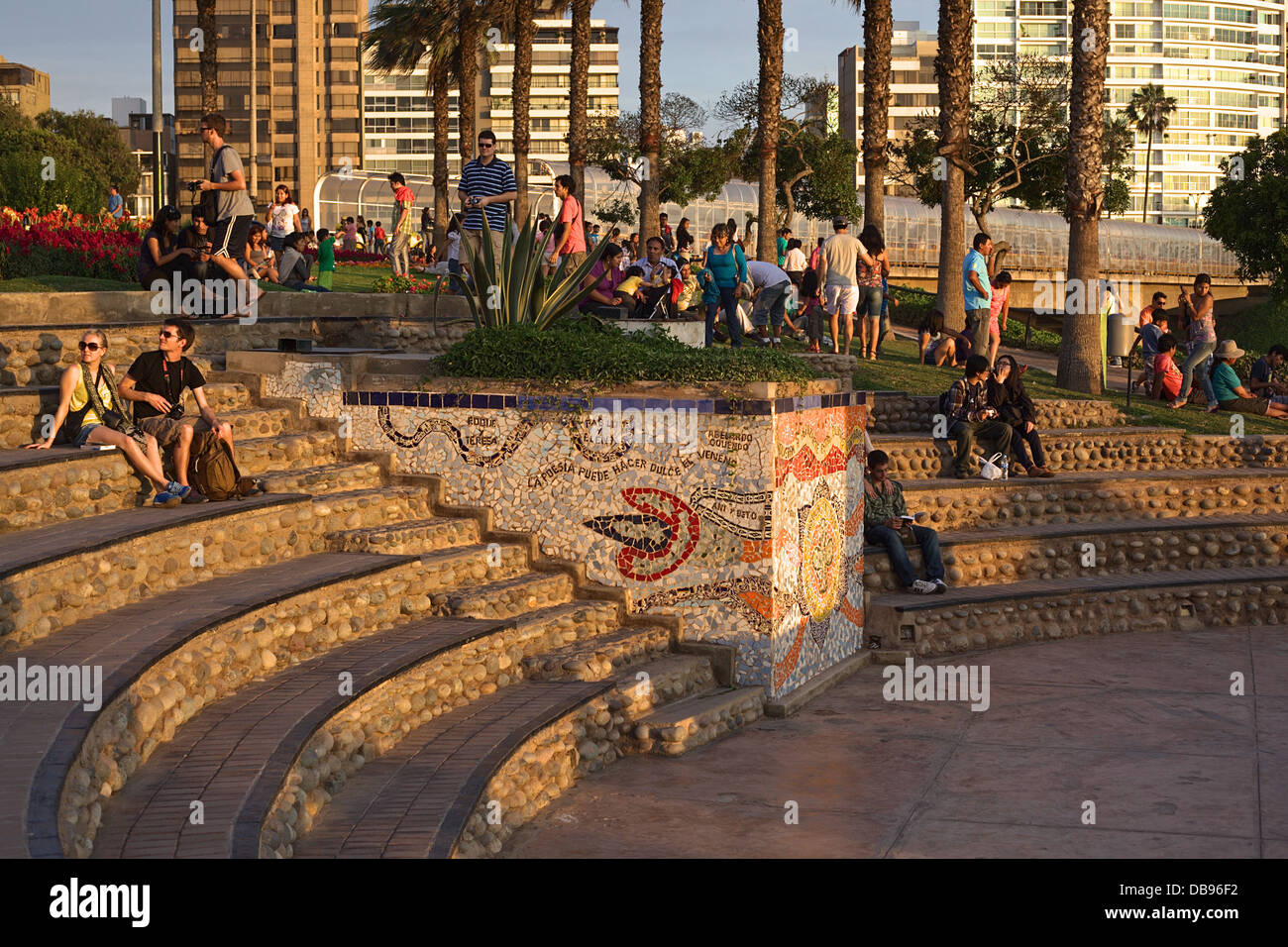 Sitting area in the evening light in Parque del Amor (Park of Love) along  Malecon Cisneros on the coast of Miraflores in Lima, Peru Stock Photo -  Alamy