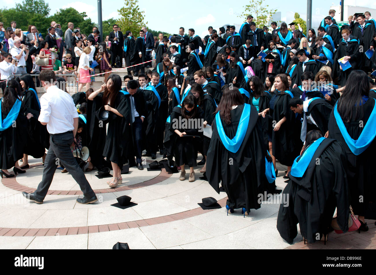 warwick university graduation gowns