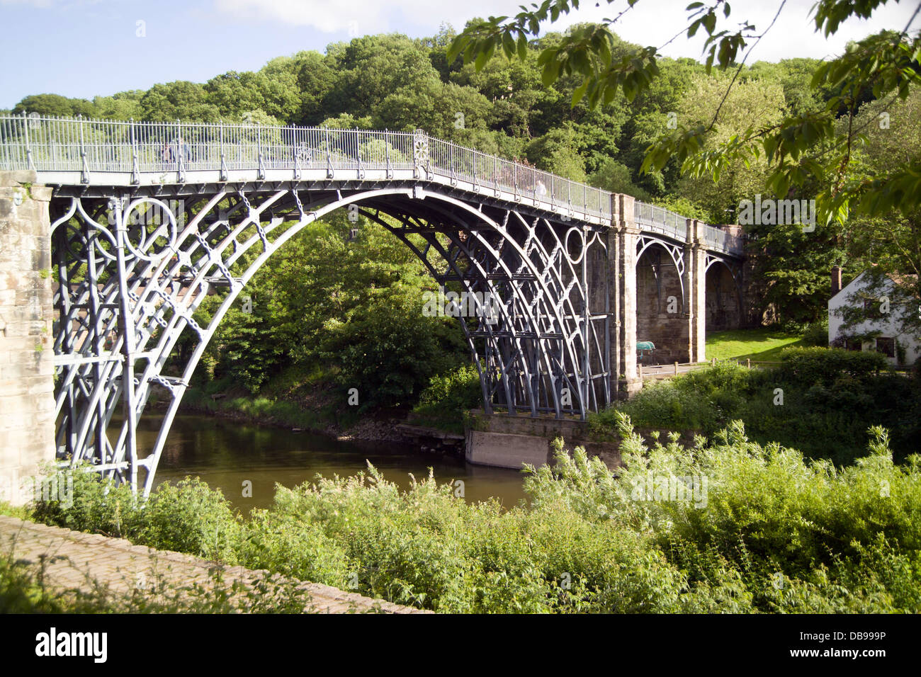 opened-1781-the-iron-bridge-on-the-severn-river-coalbrookdale-first