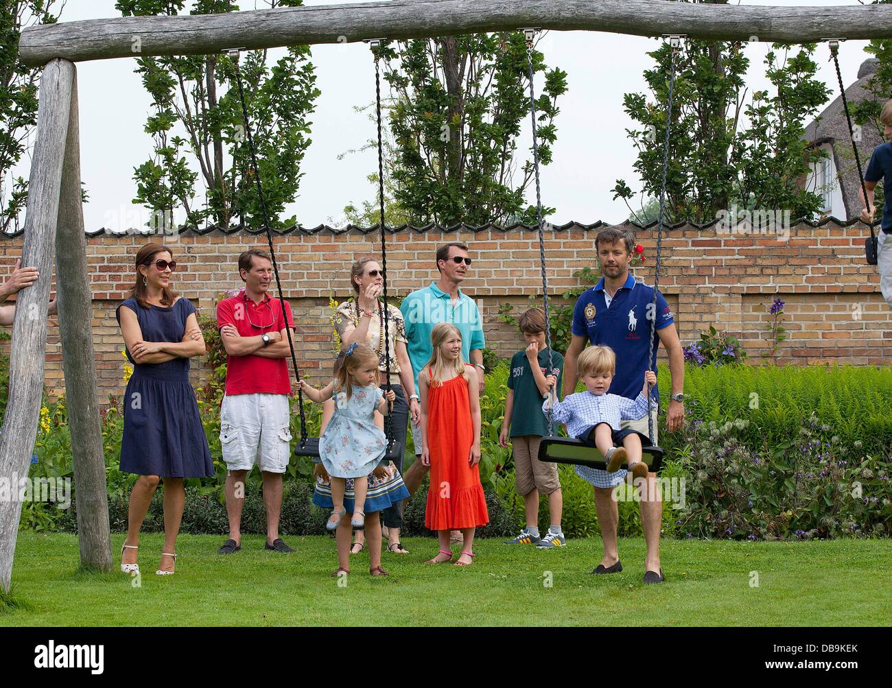Grasten Palace, Denmark. 26th July, 2013. Pfeil and Klein-Ellguth, Countess Alexandra, Prince Joachim, Prince Felix and Crown Prince Frederik, (back, L-R) Princess Josephine, Princess Isabella (behind her), Countess Ingrid and Prince Vincent of Denmark pose for the media at Grasten Palace (Denmark). 26th July, 2013. Princess Mary (back, L-R), Jefferson Count of Pfeil and Klein-Ellguth, Countess Alexandra, Prince Joachim, Prince Felix and Crown Prince Frederik, (back, L-R) Princess Josephine, Princess Isabella (behind her), Countess Ingrid and Prince Vincent of Denmark pose for the media at ... Stock Photo