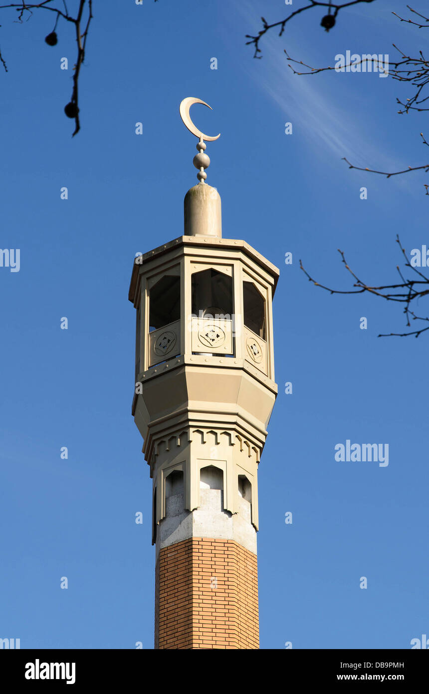 Minaret of the East London Mosque in Whitechapel Rd  - London Stock Photo