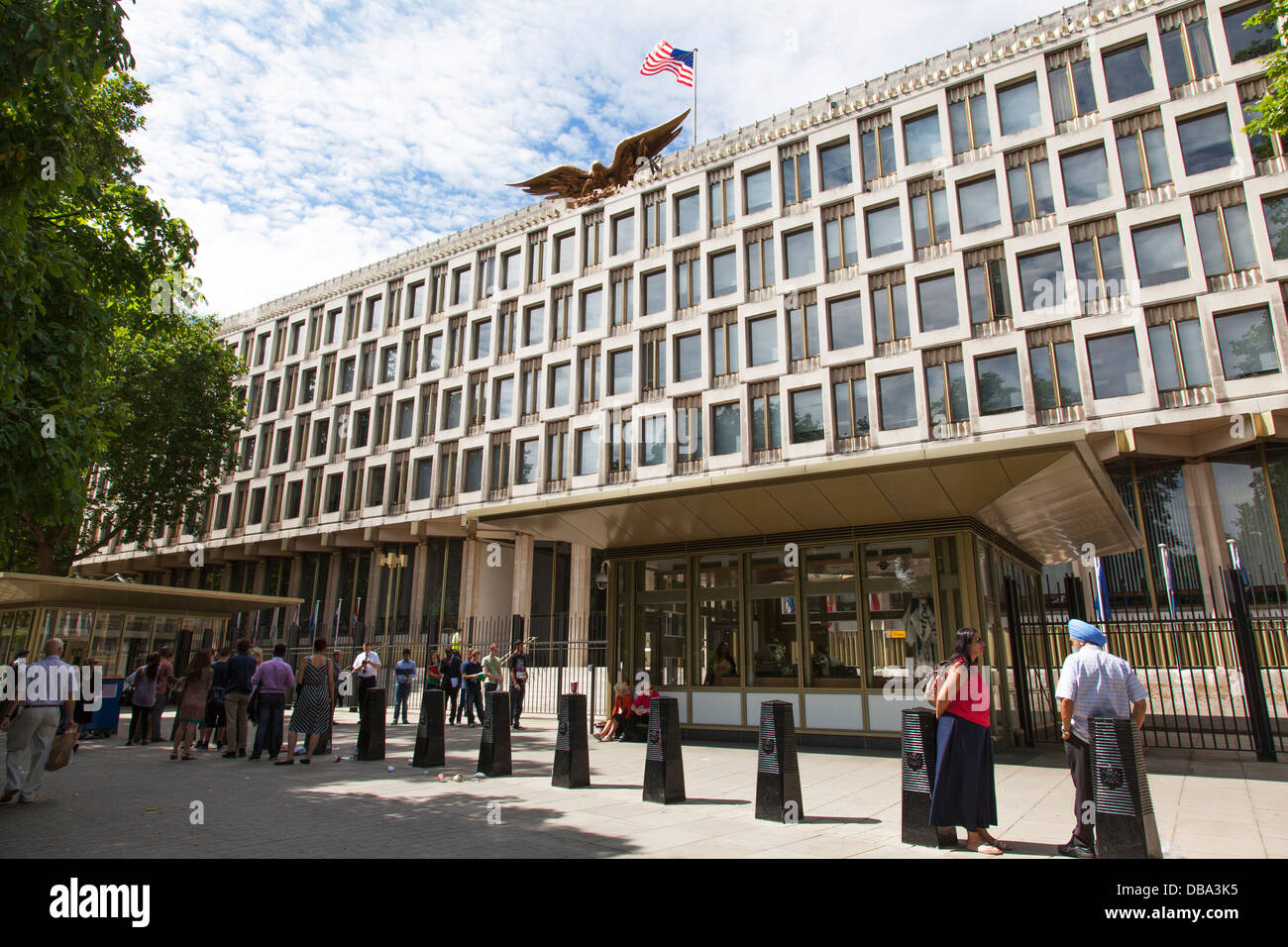 The U.S. Embassy in Grosvenor Square, Mayfair, London. Stock Photo