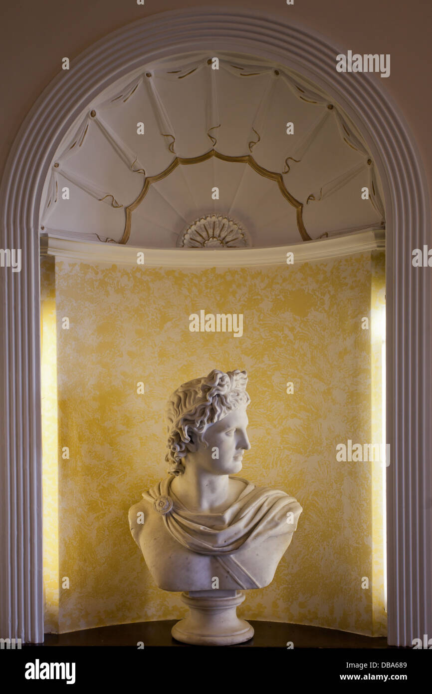 Bust in the Greco-Roman style in an alcove in a building Stock Photo