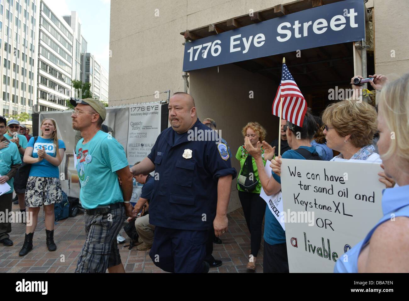 American petroleum institute building hi-res stock photography and ...