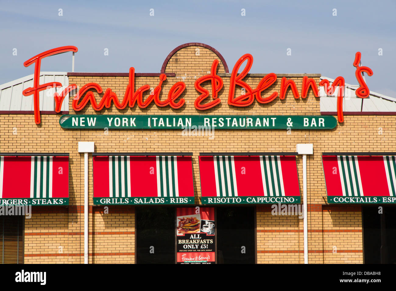 Exterior view with sign at Frankie & Bennys Italian Restaurant and Bar Stock Photo