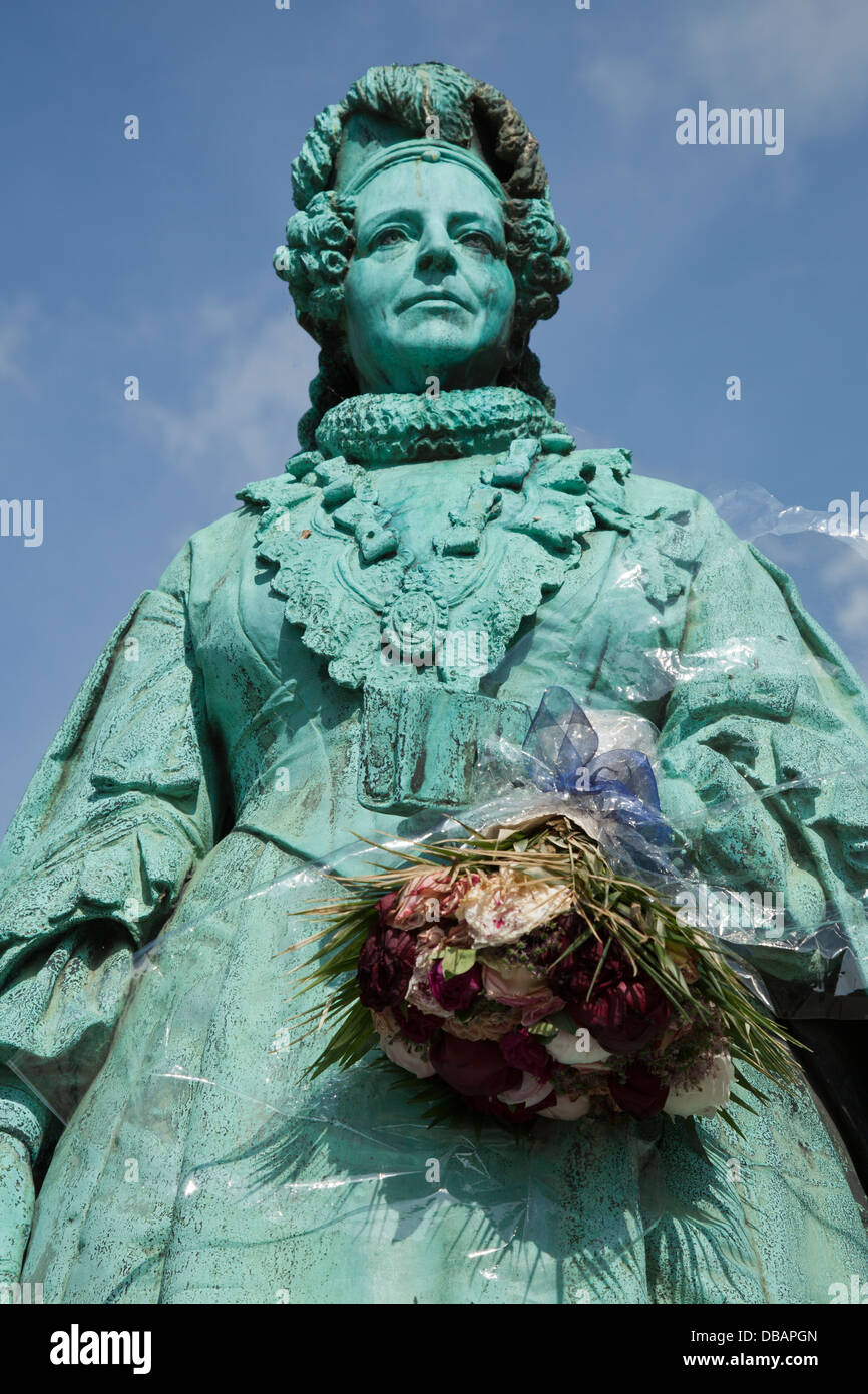 Statue of Queen Caroline Amalie in Rosenborg Castle Gardens in ...