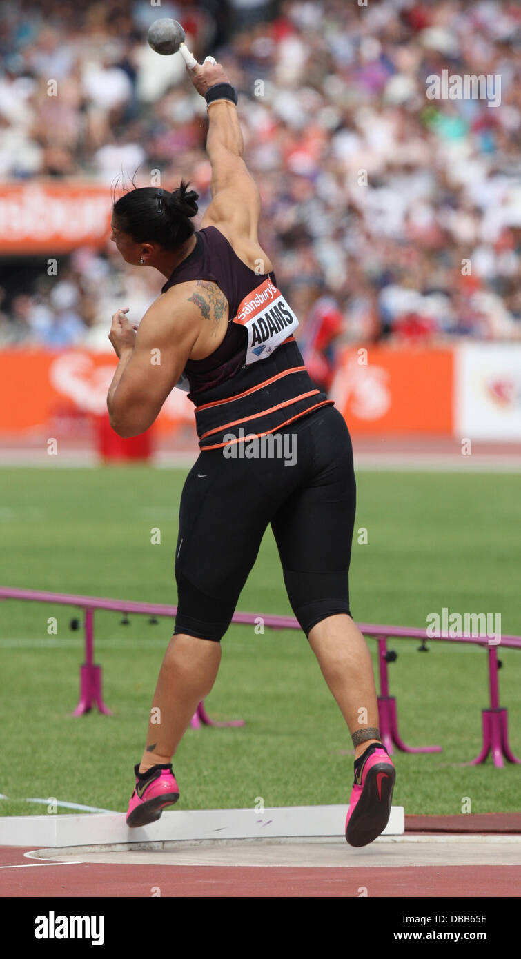 Shot put women hires stock photography and images Alamy