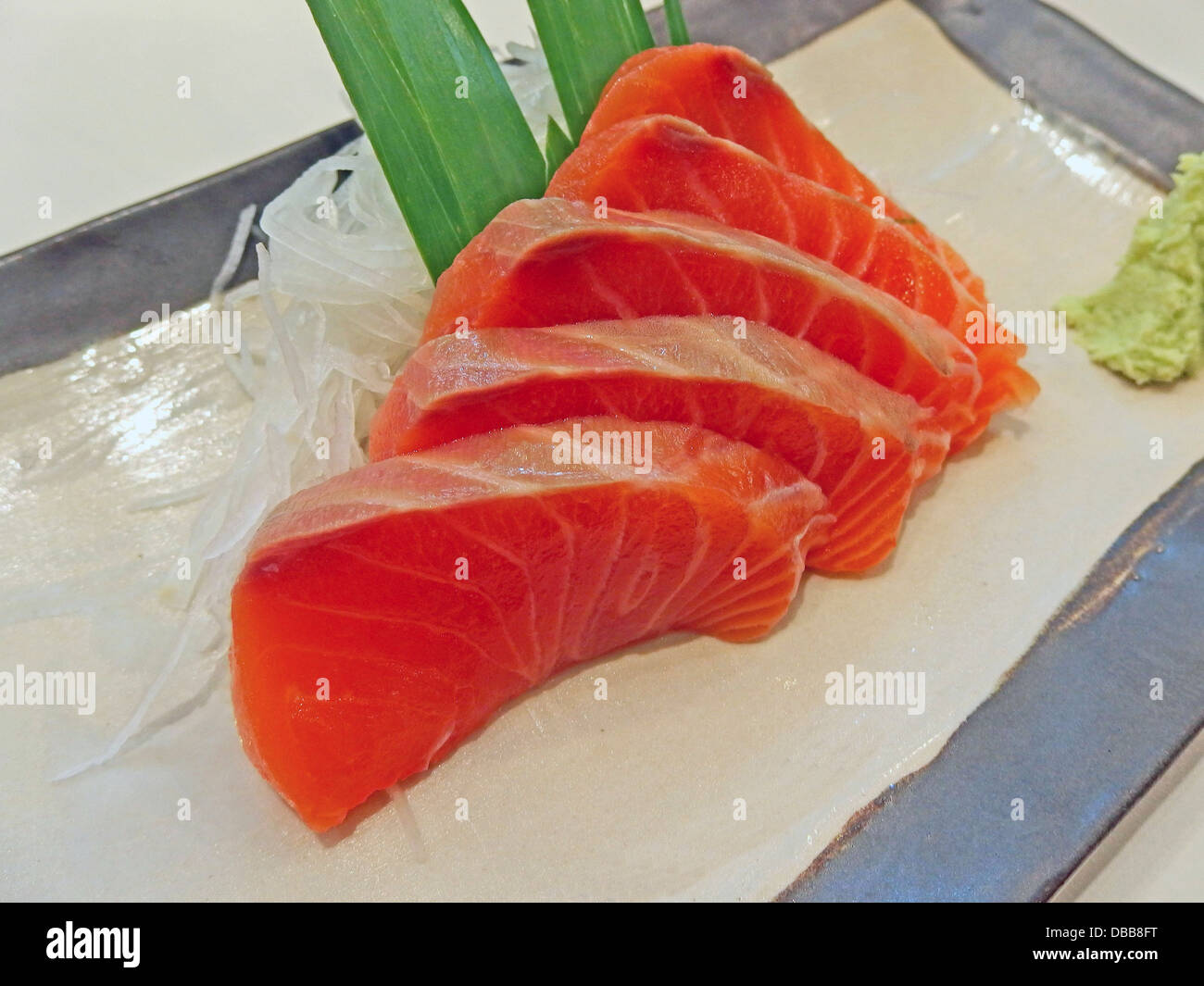 Sliced raw fatty salmon (Salmon sashimi Stock Photo - Alamy