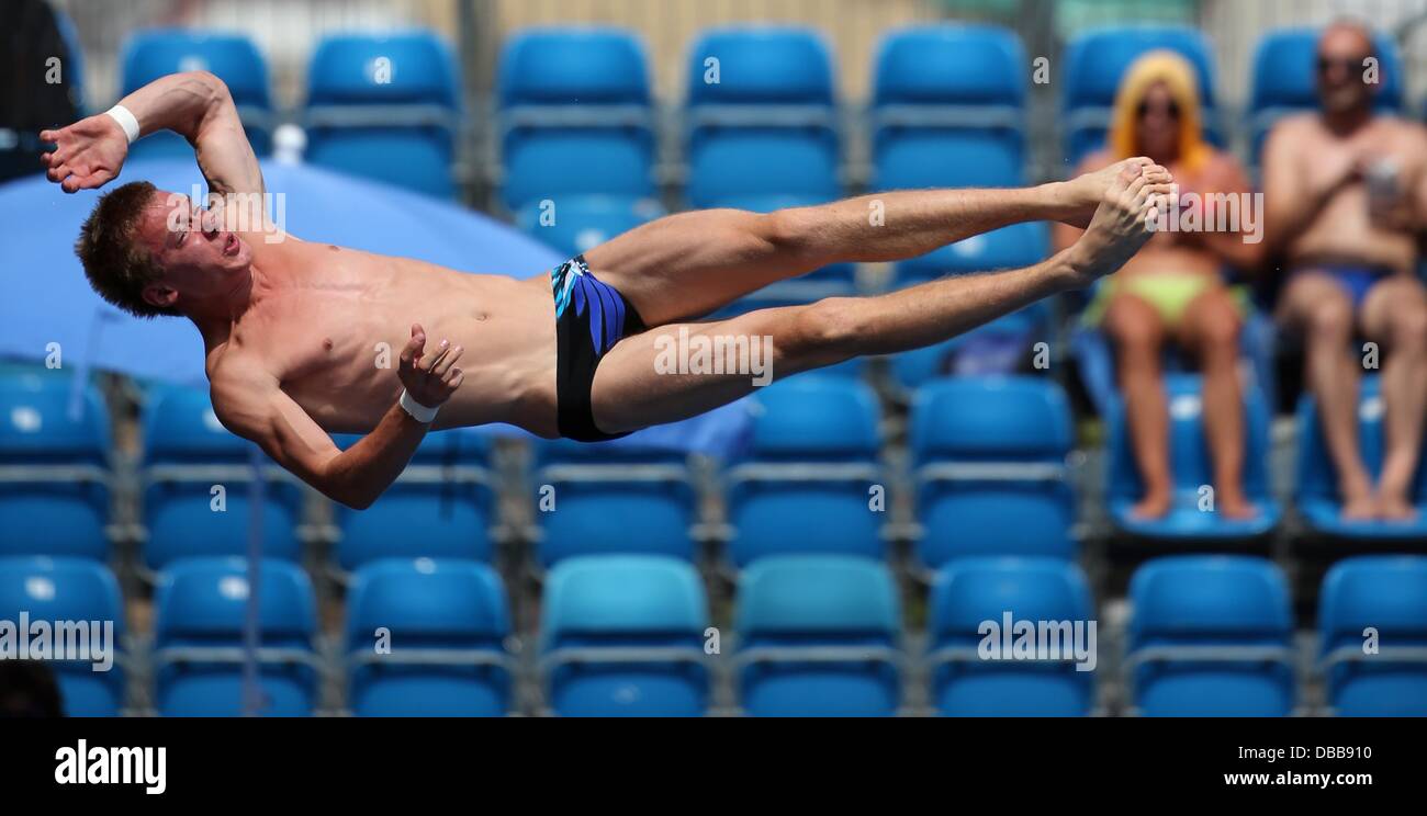 Mens 10m platform diving hi-res stock photography and images - Alamy