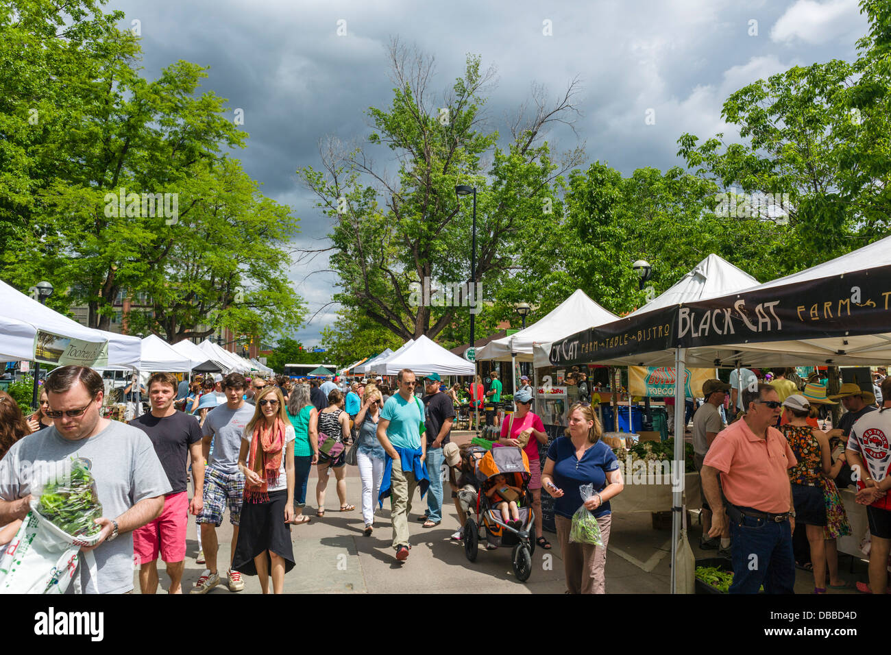 Boulder Saturday Farmers' Market on 13th Street in downtown Boulder, Colorado, USA Stock Photo